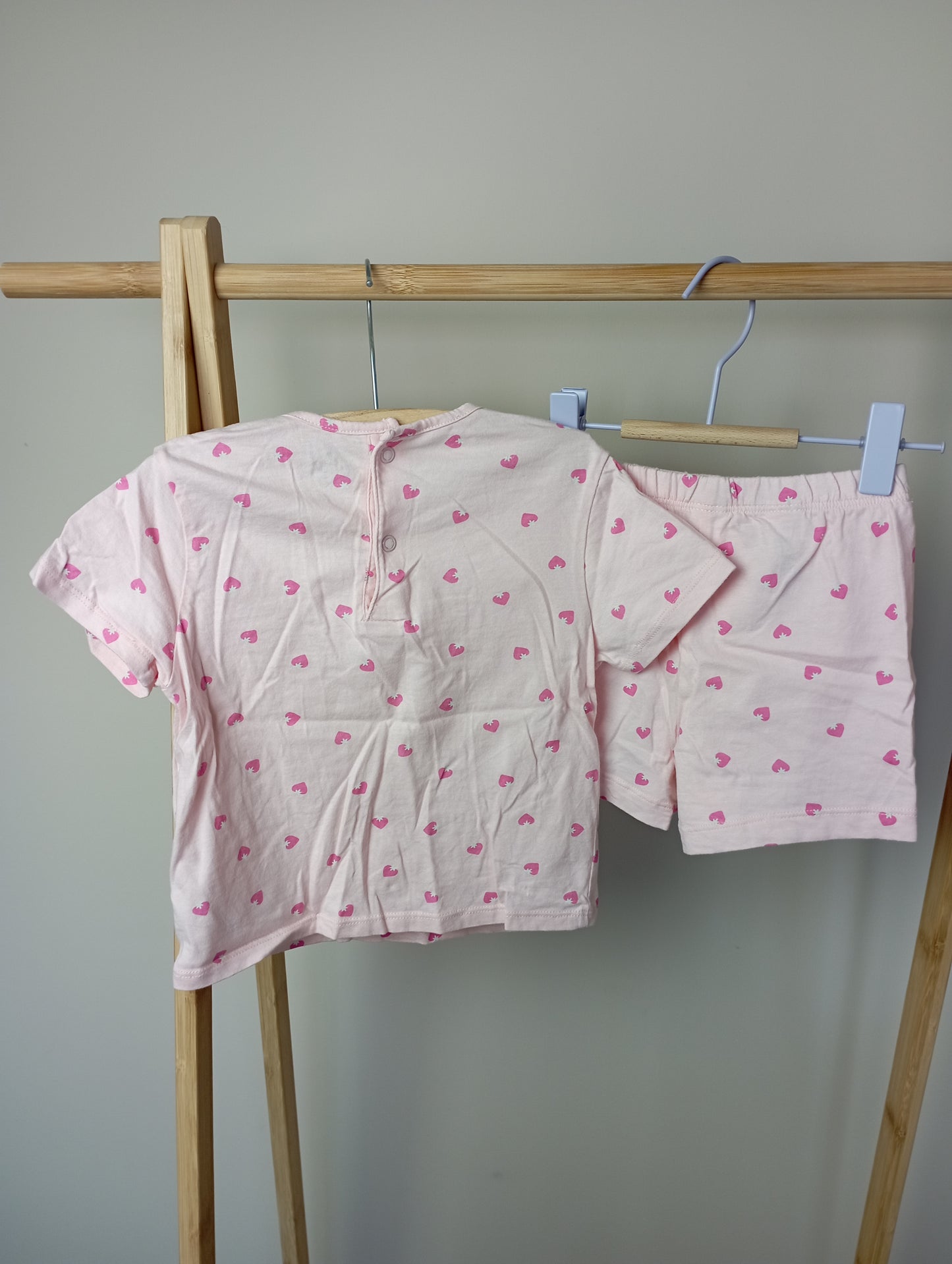 Pyjama met aardbeien 18m Tex Baby