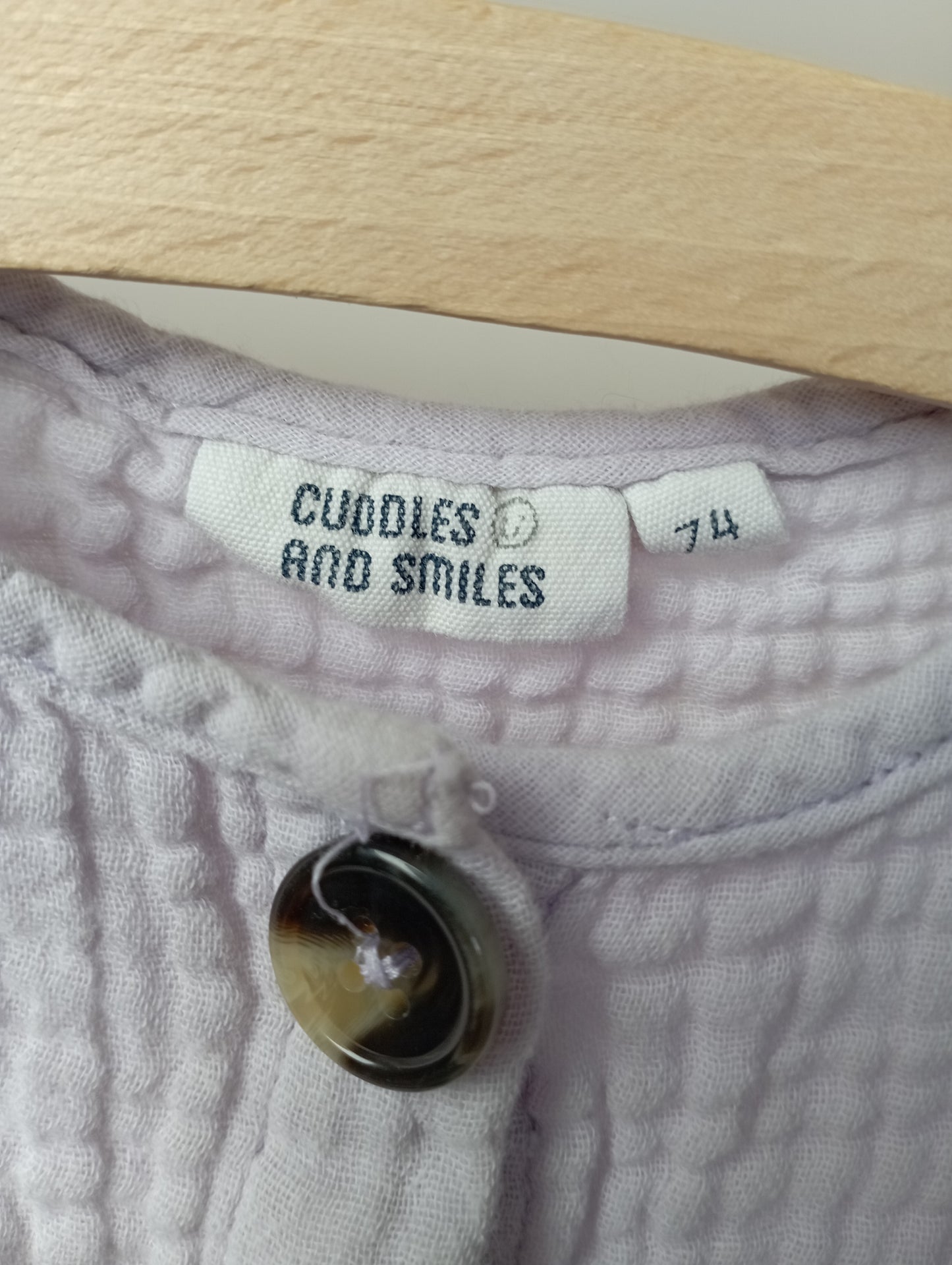 Jurkje met knopen 74 Cuddles and smiles