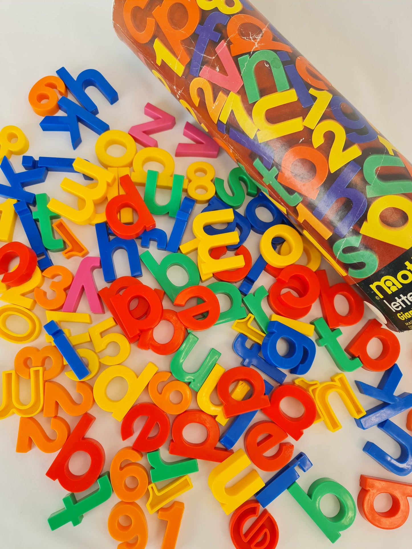 Letters en cijfers Find JOYs