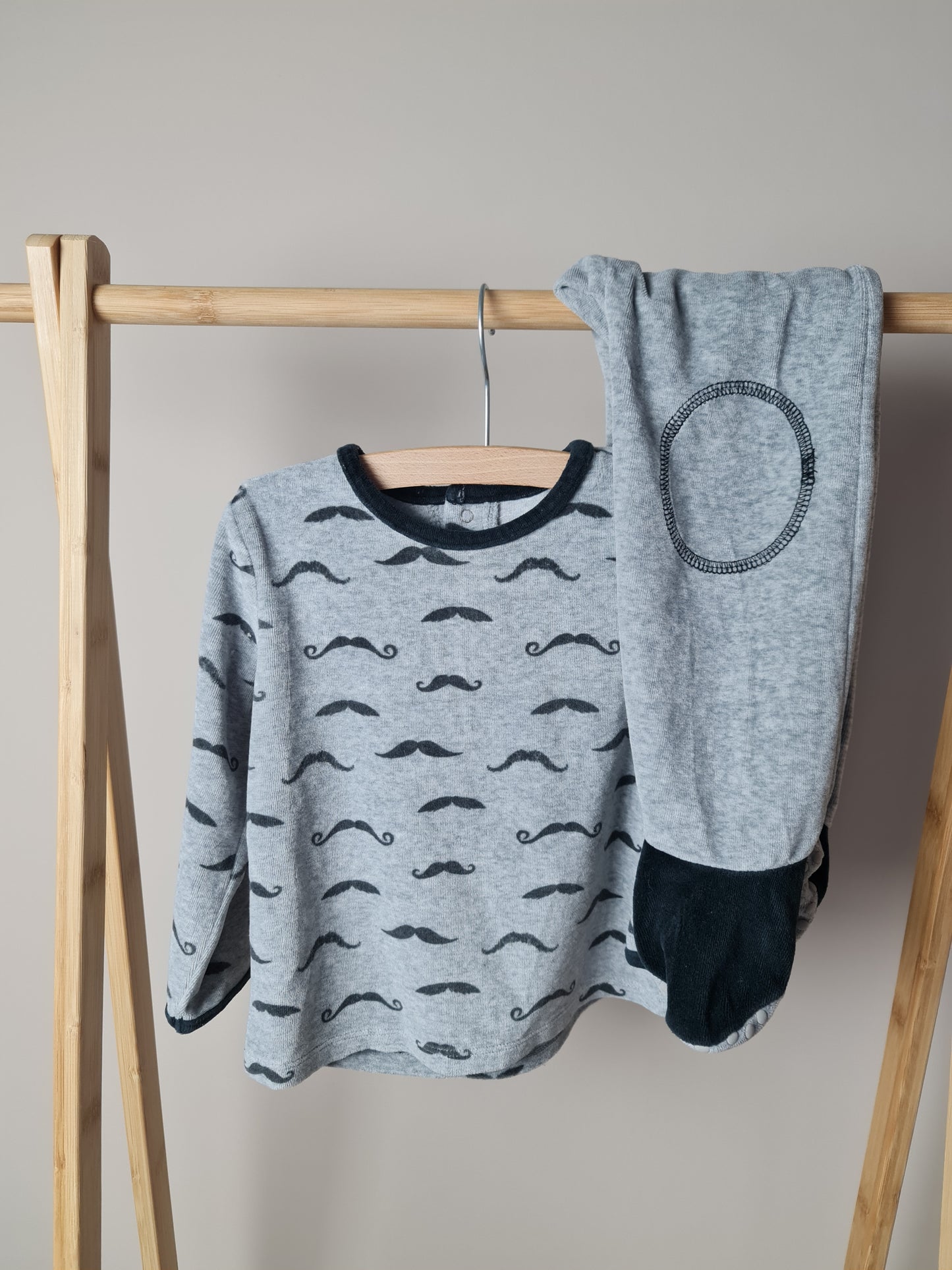 Pyjama met snorren 86 La Redoute