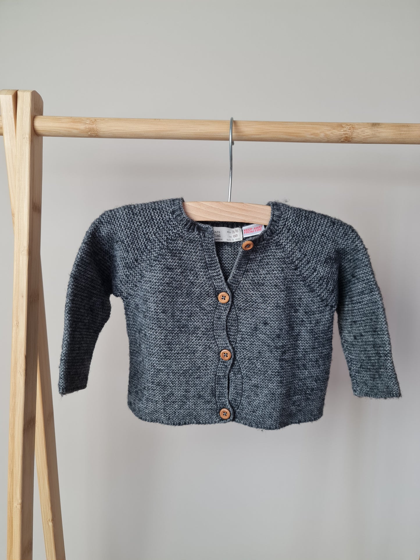 Vestje met knopen 68 Zara