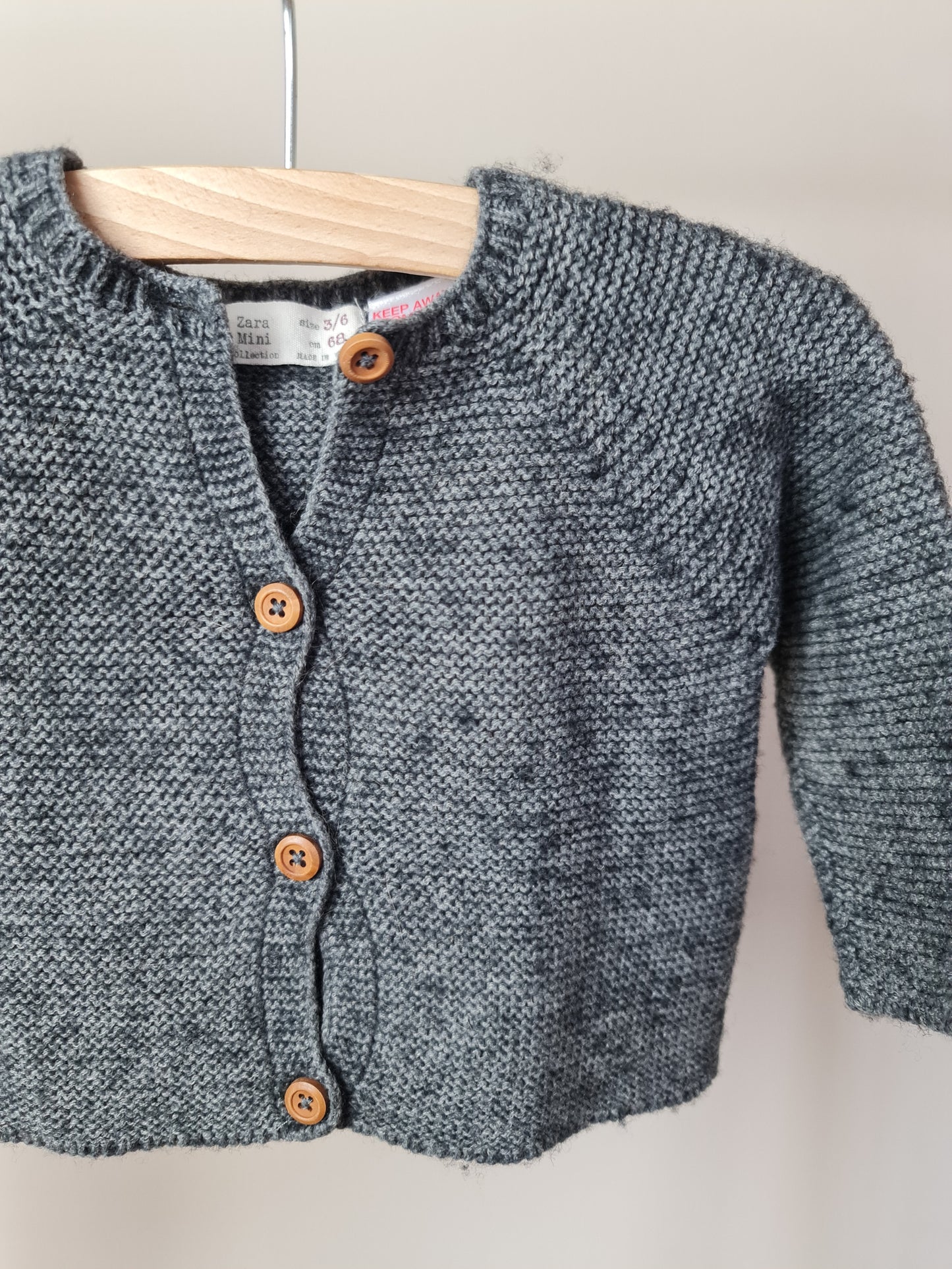Vestje met knopen 68 Zara