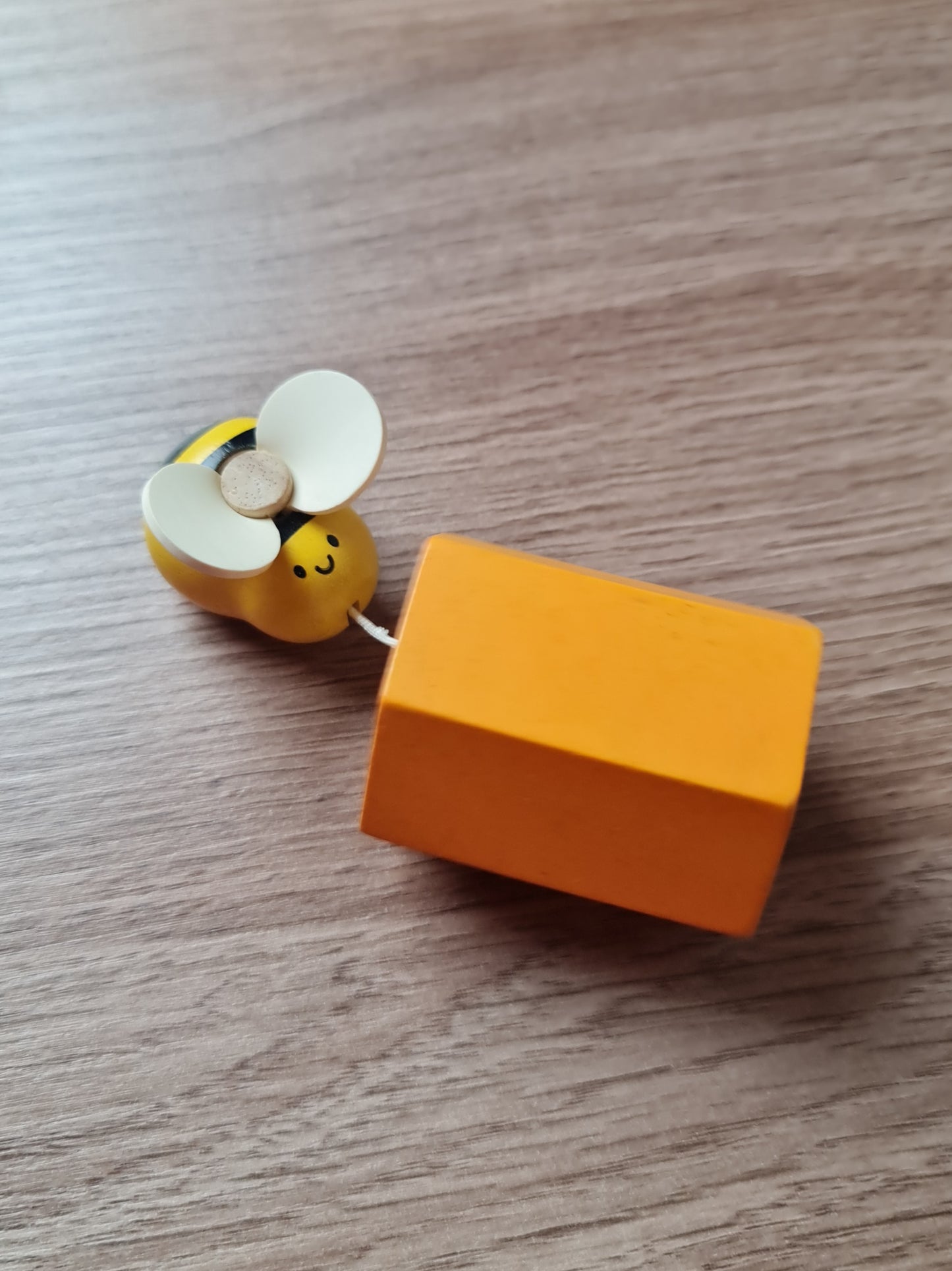 Bij in huis Plan Toys