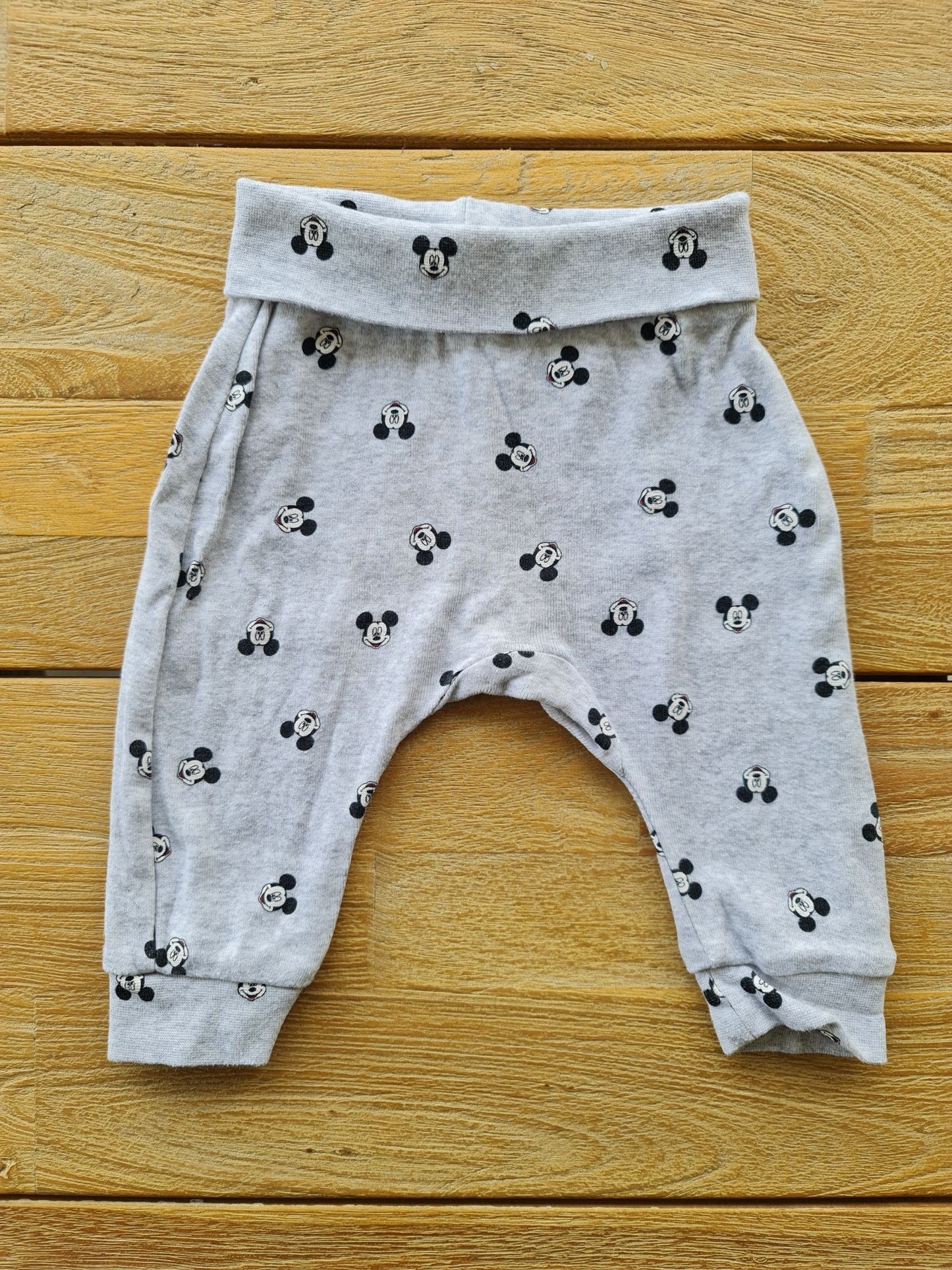 Broekje met Mickey Mouse 68 H&M