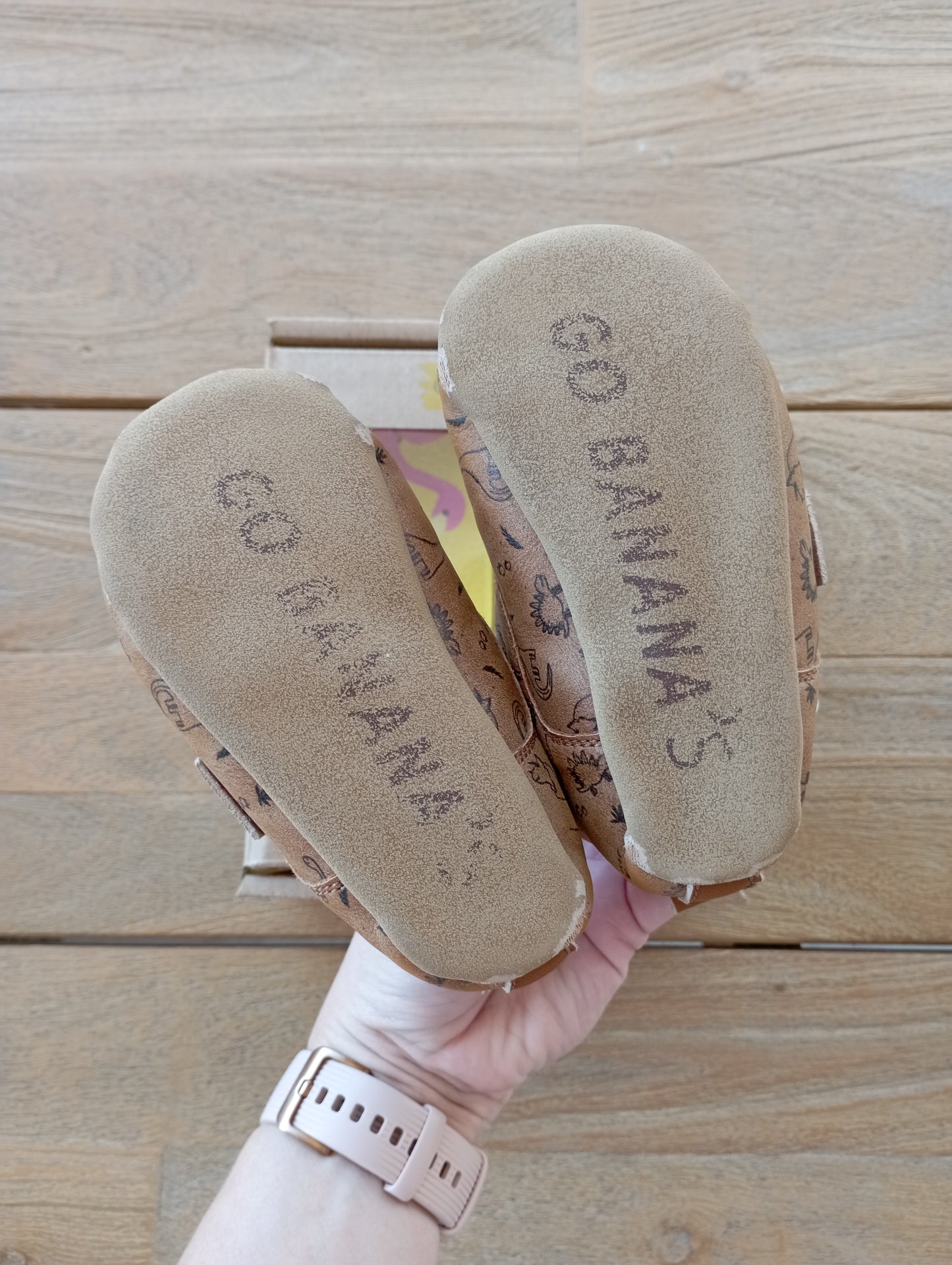 Soft sole, met dino print L of 18 Go banana's
