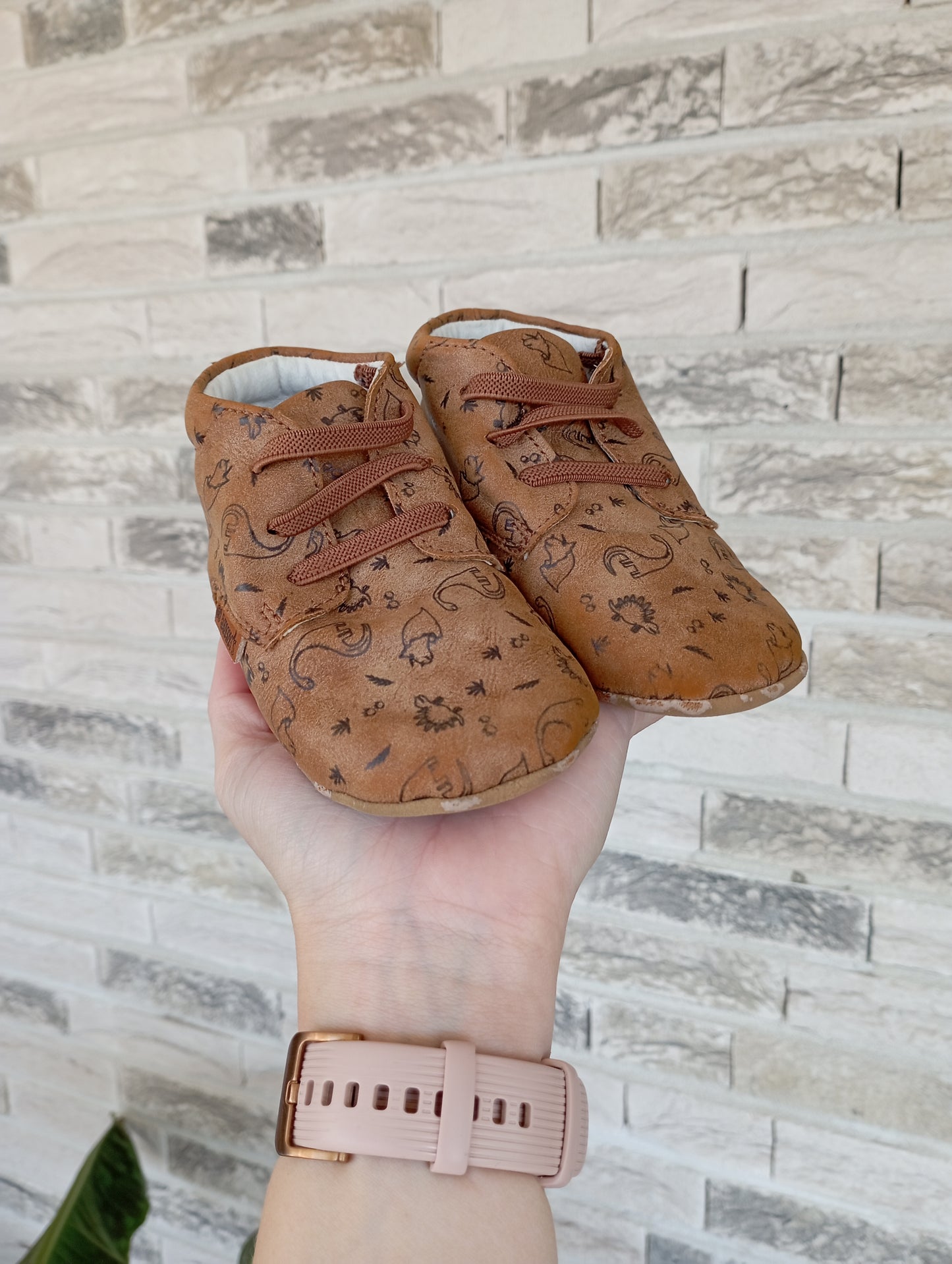 Soft sole, met dino print L of 18 Go banana's