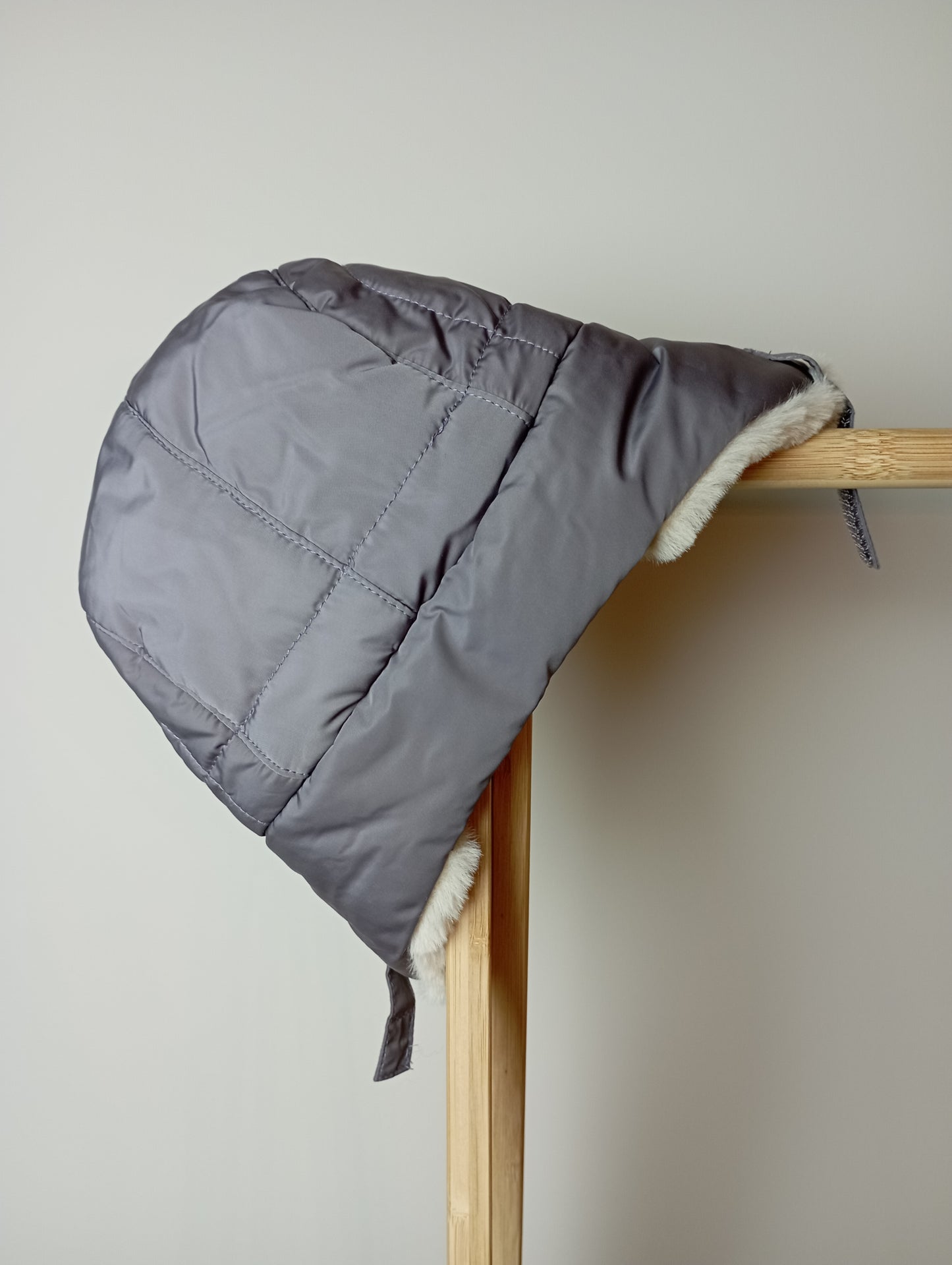 Muts met pels 52cm