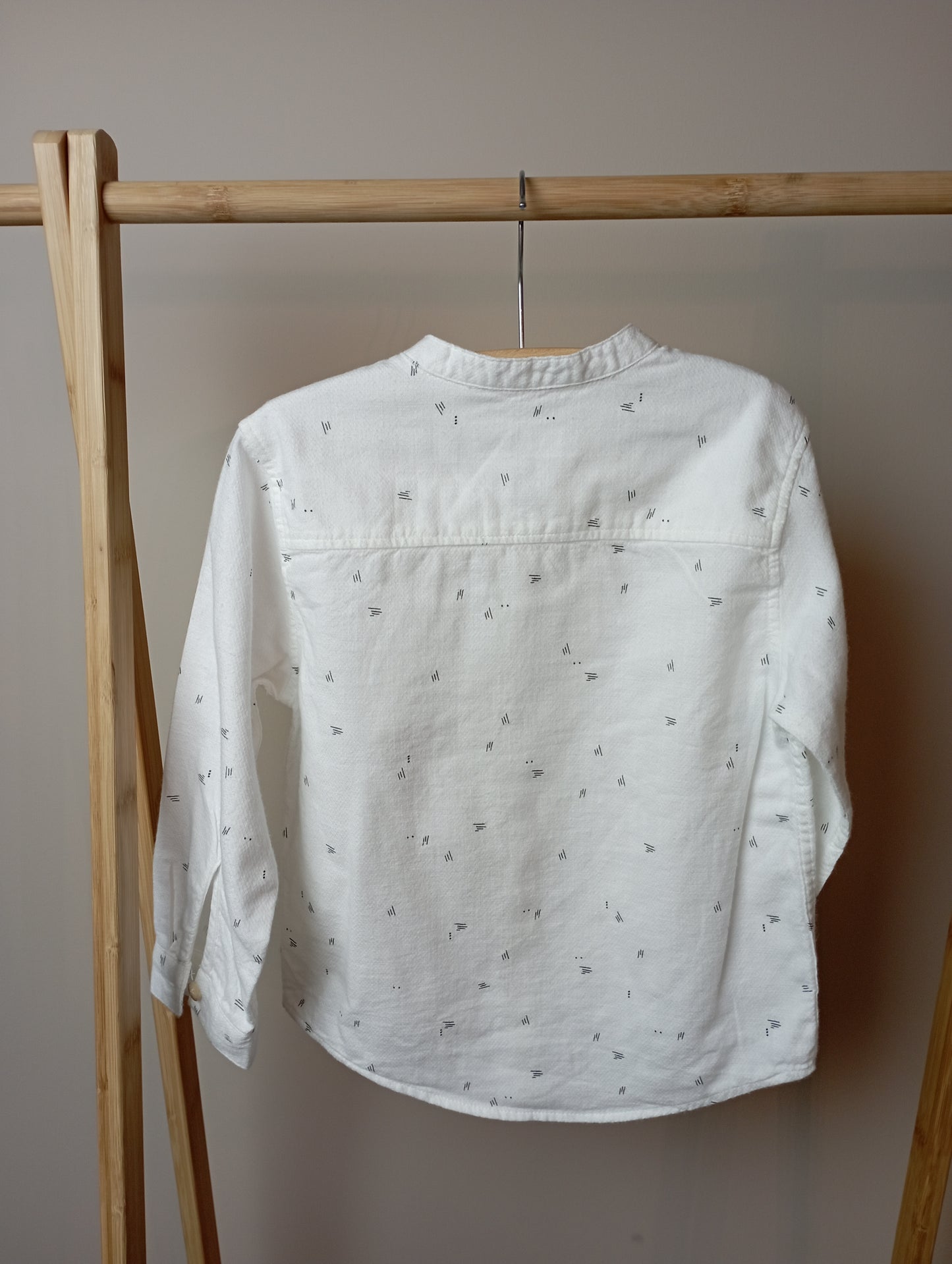 Hemd met kleine streepjes 104