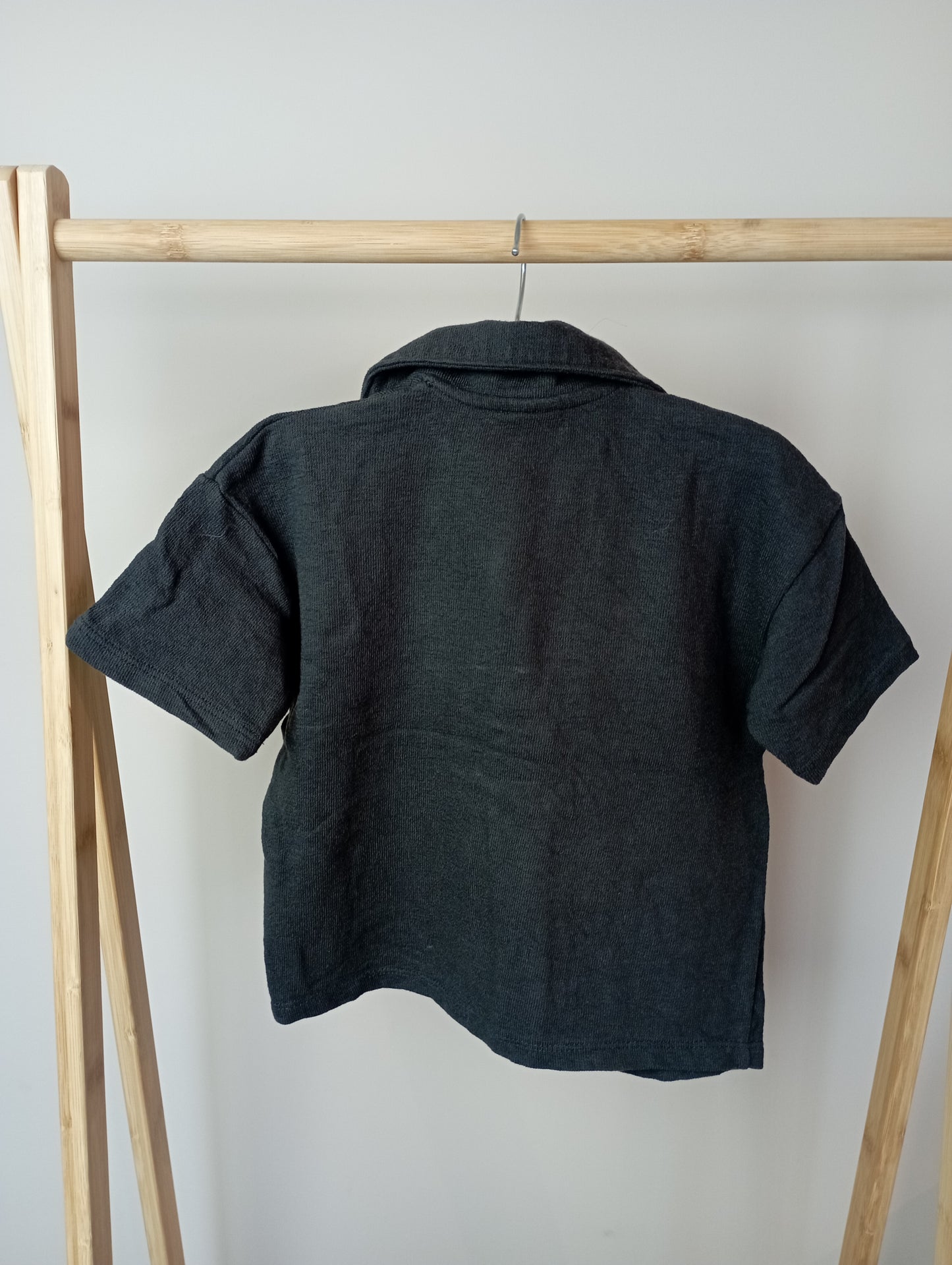 Shirtje met knopen 92 H&M