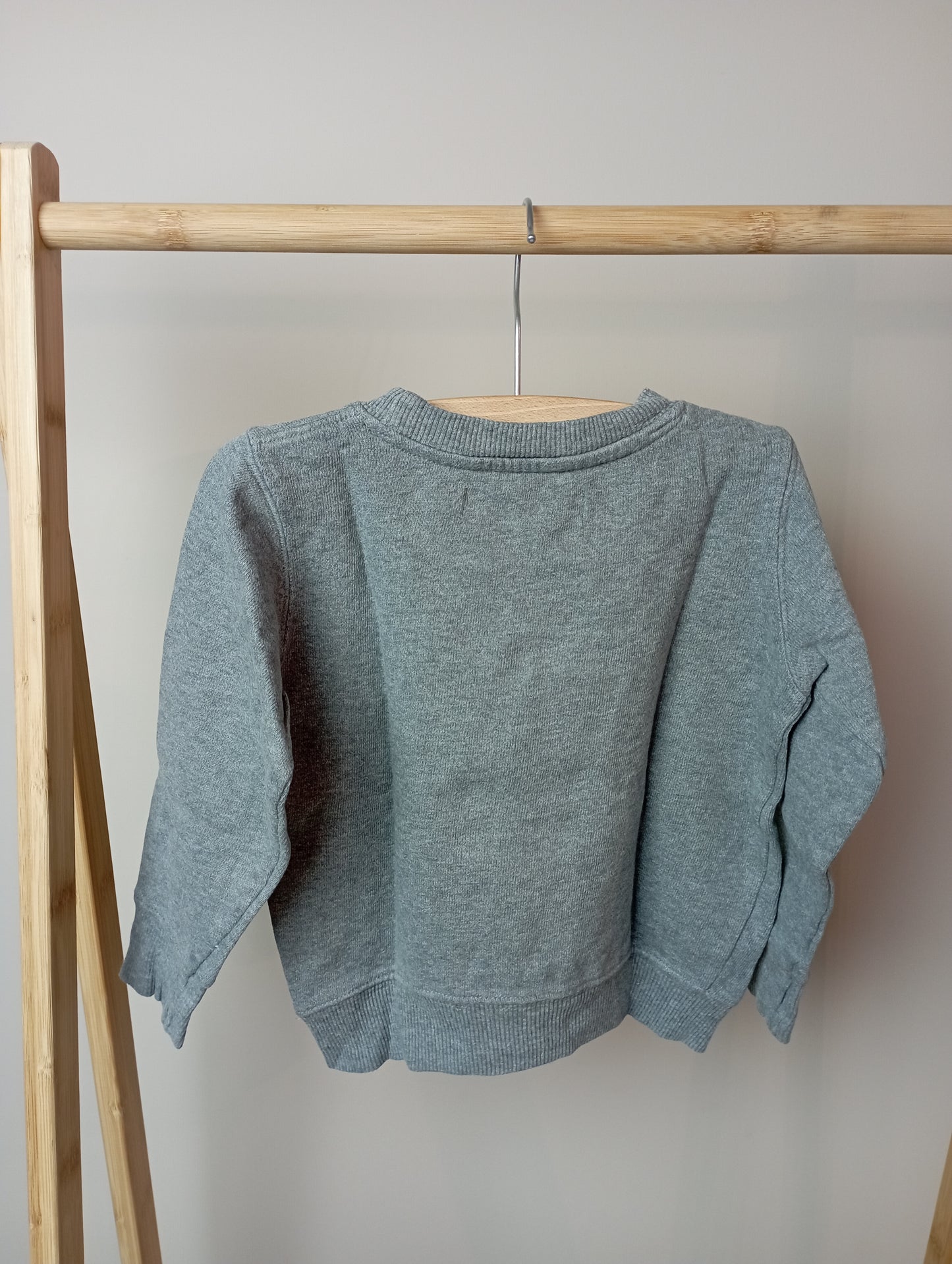 Trui "Free hugs" 92 Stones and Bones