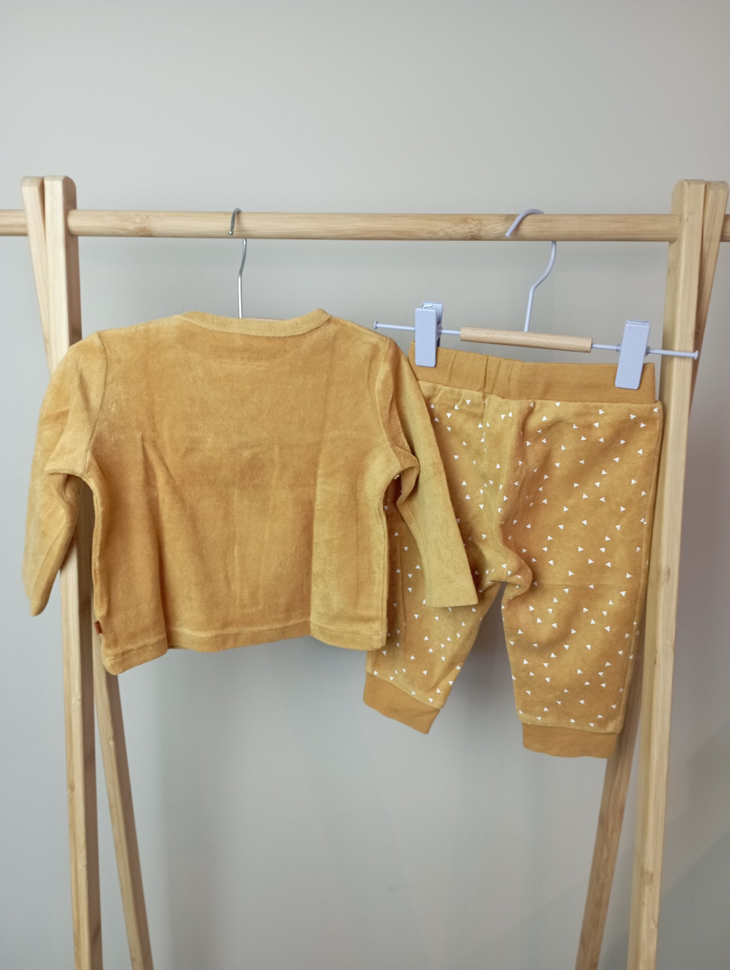 Pyjama 74 Cuddles and smiles