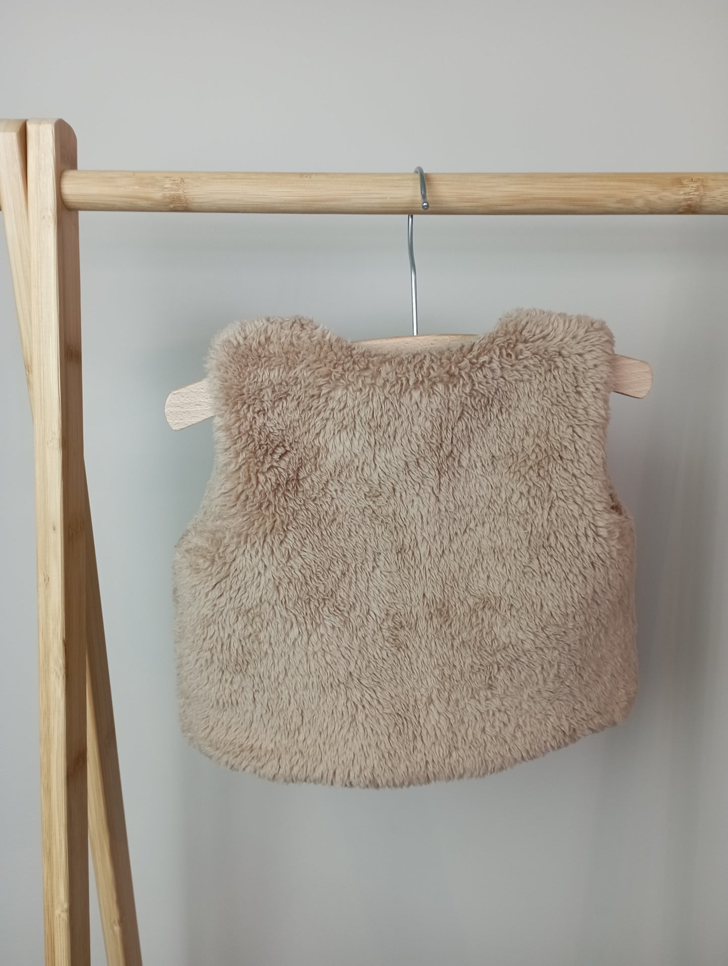 Vestje zonder mouwen 68 Cuddles and smiles