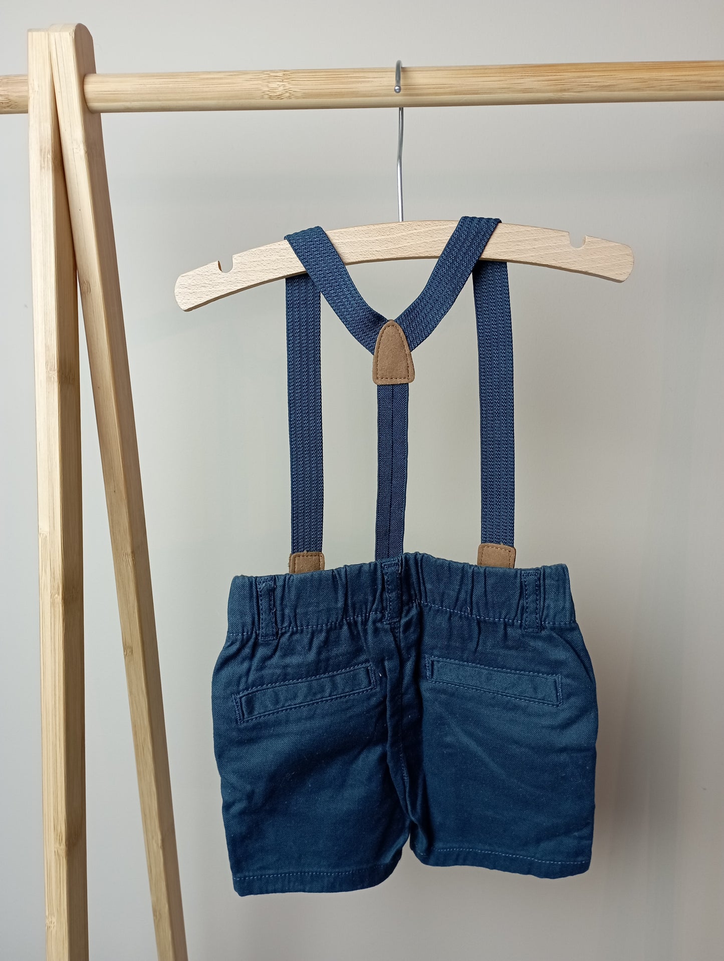 Short met bretellen 74 C&A