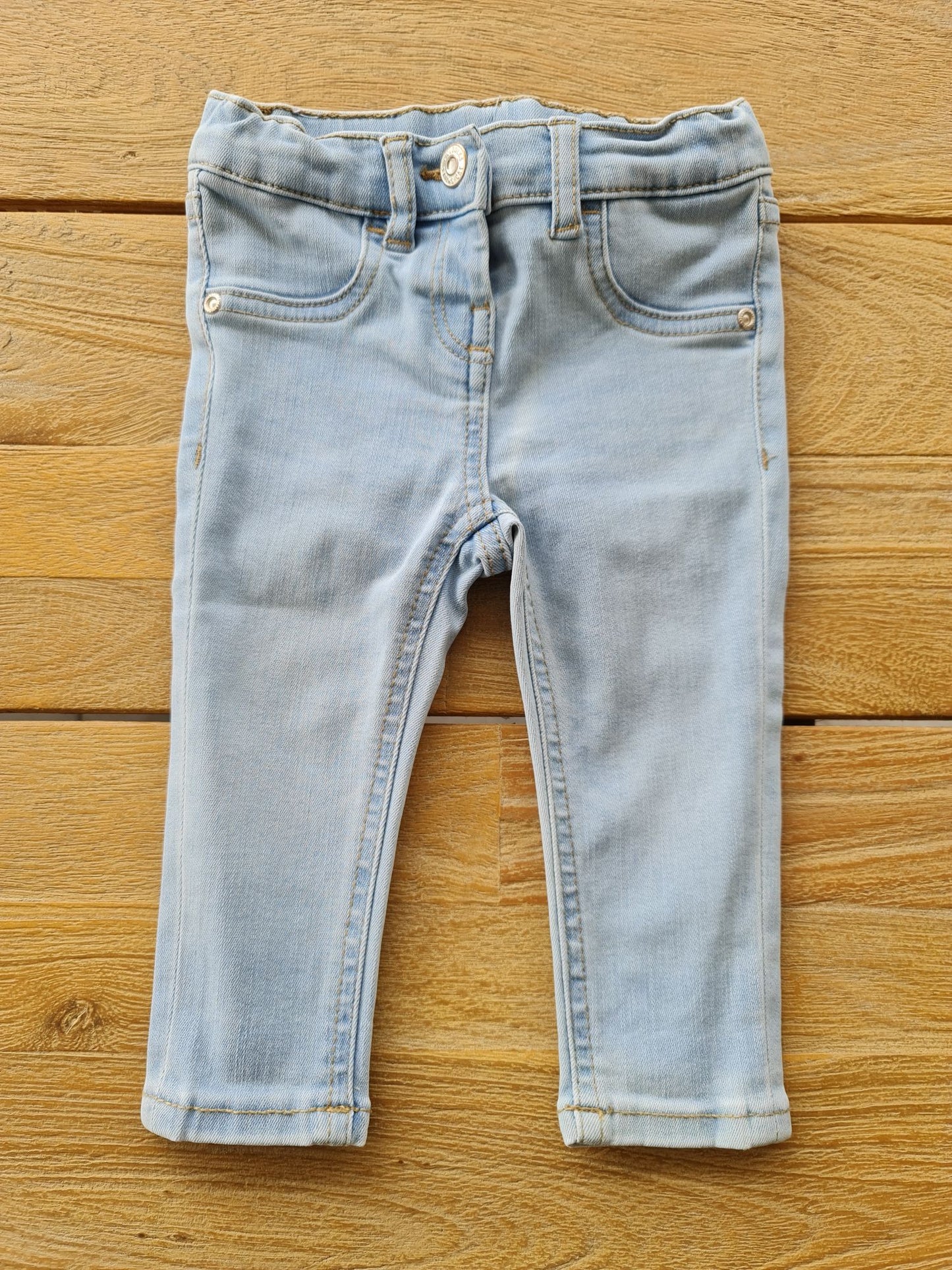 Jeansbroek 74 Cuddles and smiles