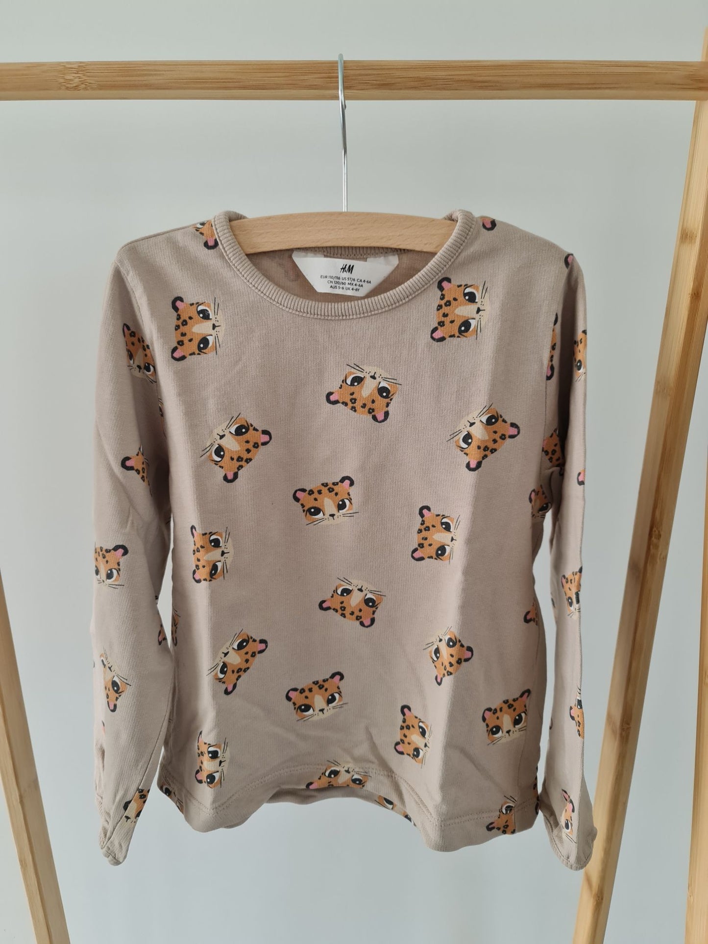 Trui met luipaardjes 110 H&M
