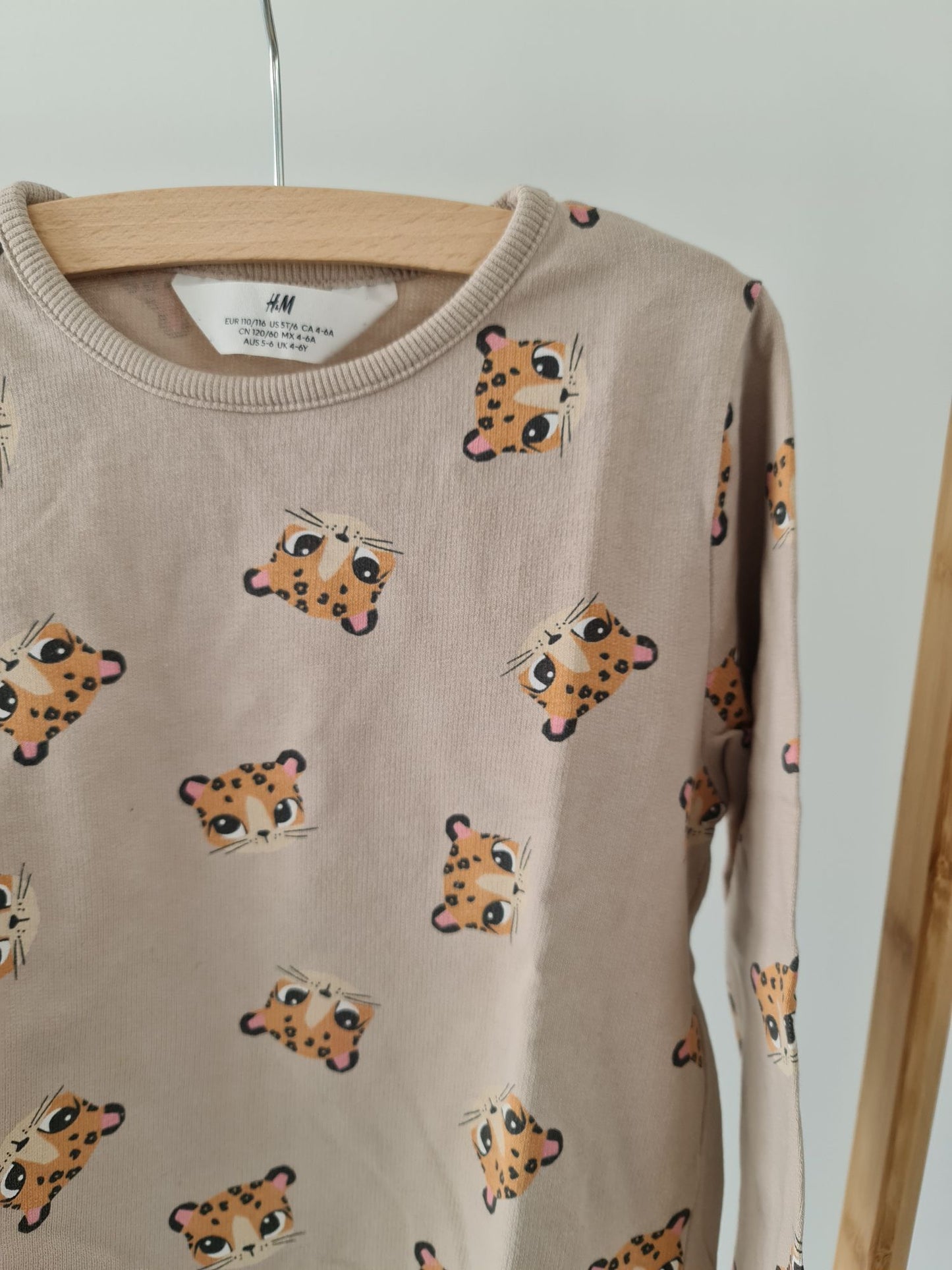 Trui met luipaardjes 110 H&M