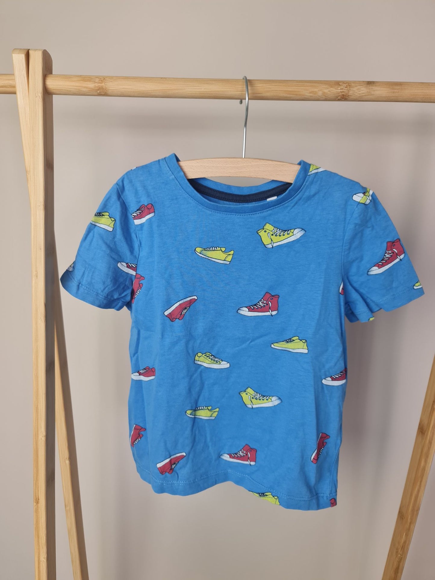 T-shirt met schoenen 110 C&A