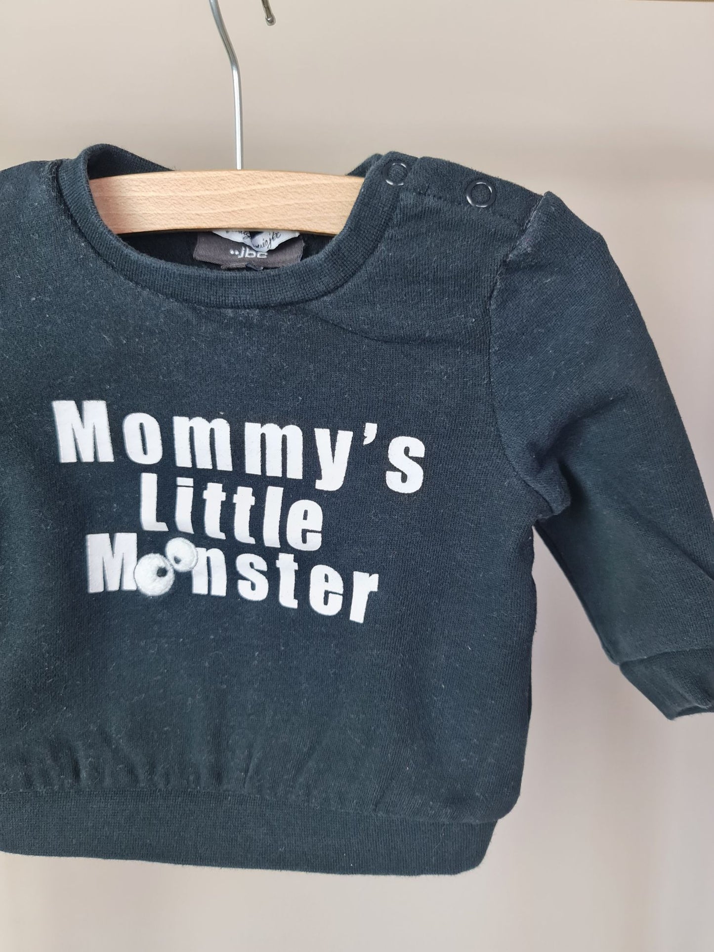 Trui "Mommy's little monster" 68 JBC