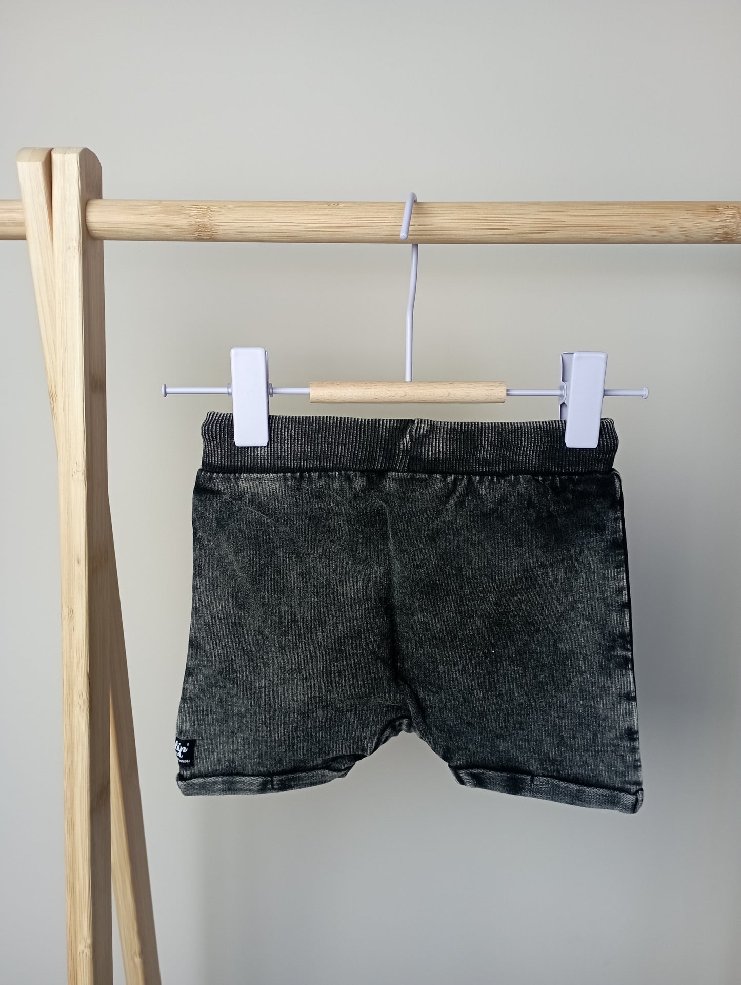 Shortje met zakje 80