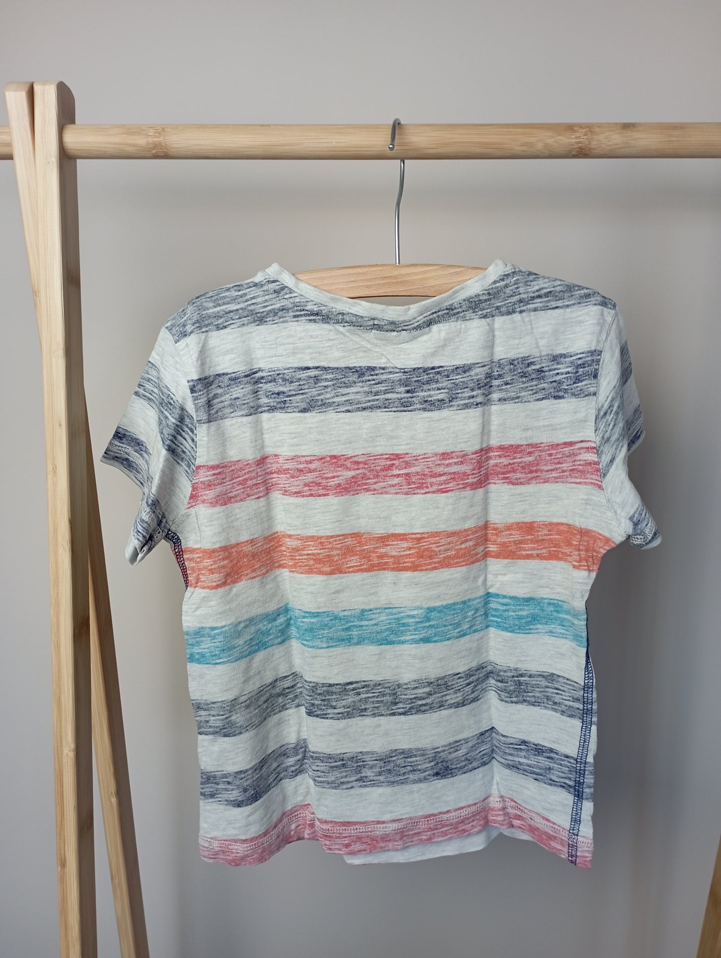 T-shirt "Stop looking at my shirt" 98/104
