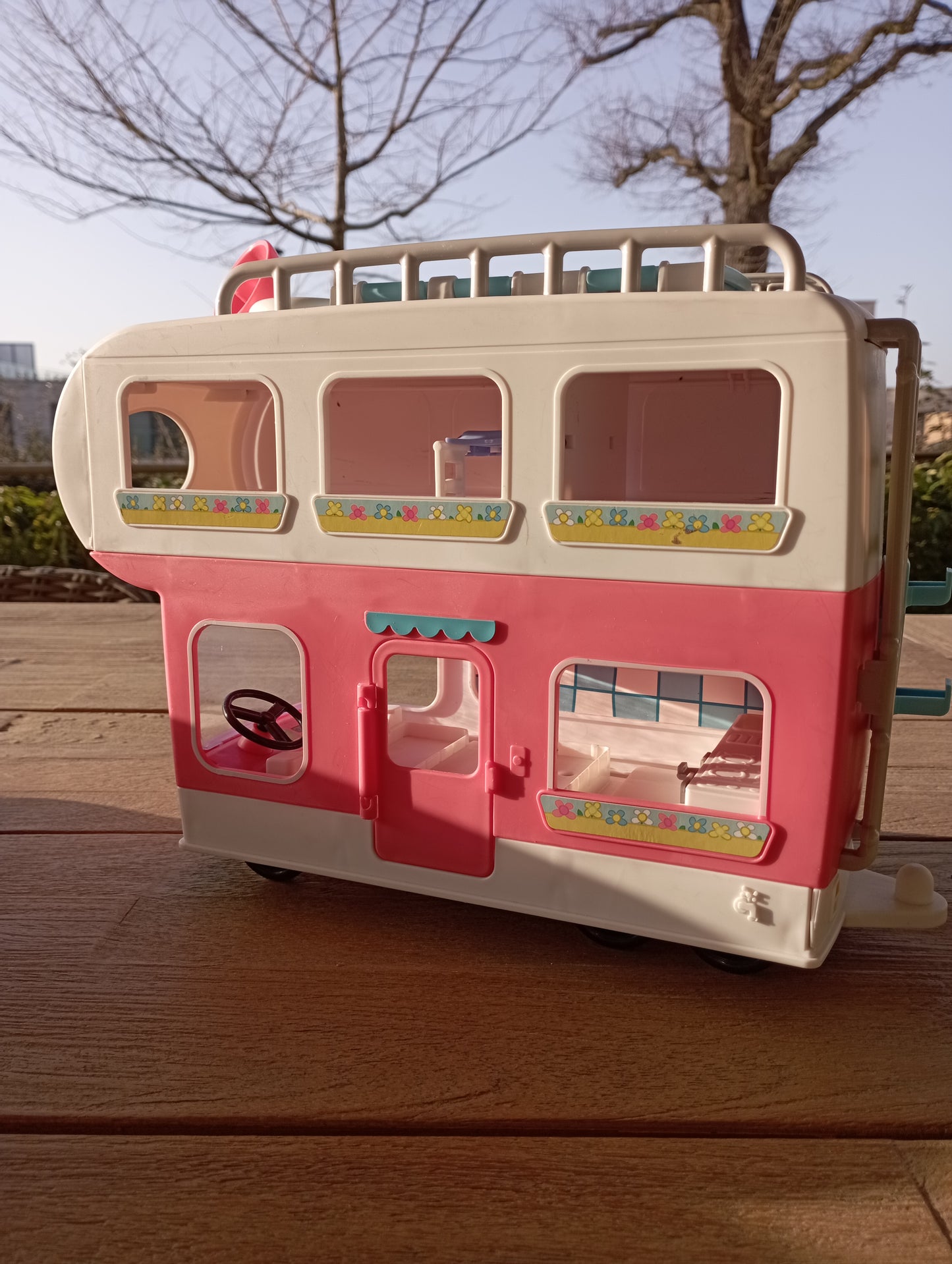 Peppa Pig Adventure family camper + Classroom Hasbro