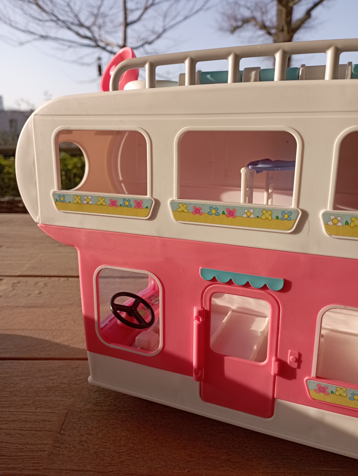 Peppa Pig Adventure family camper + Classroom Hasbro