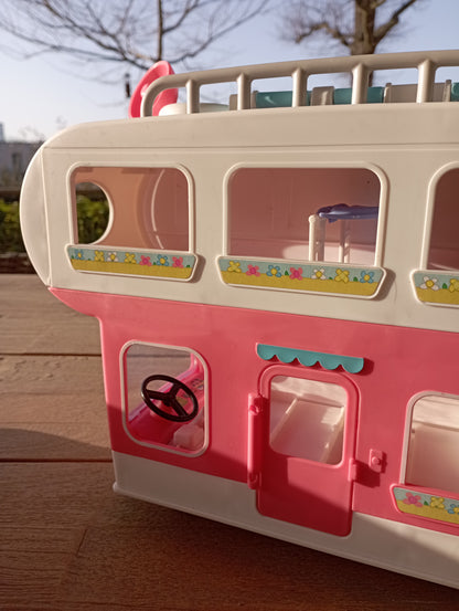 Peppa Pig Adventure family camper + Classroom Hasbro