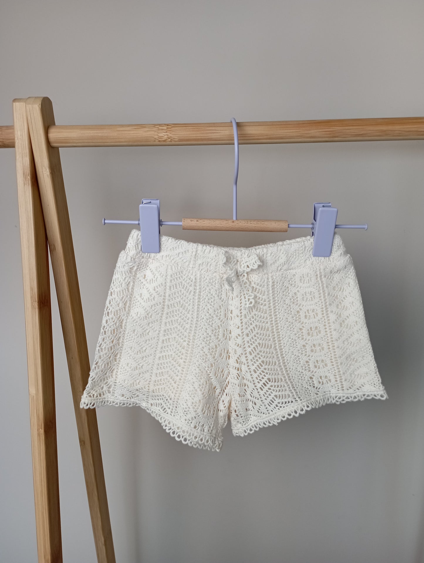 Short in kanten stofje 12m Mayoral