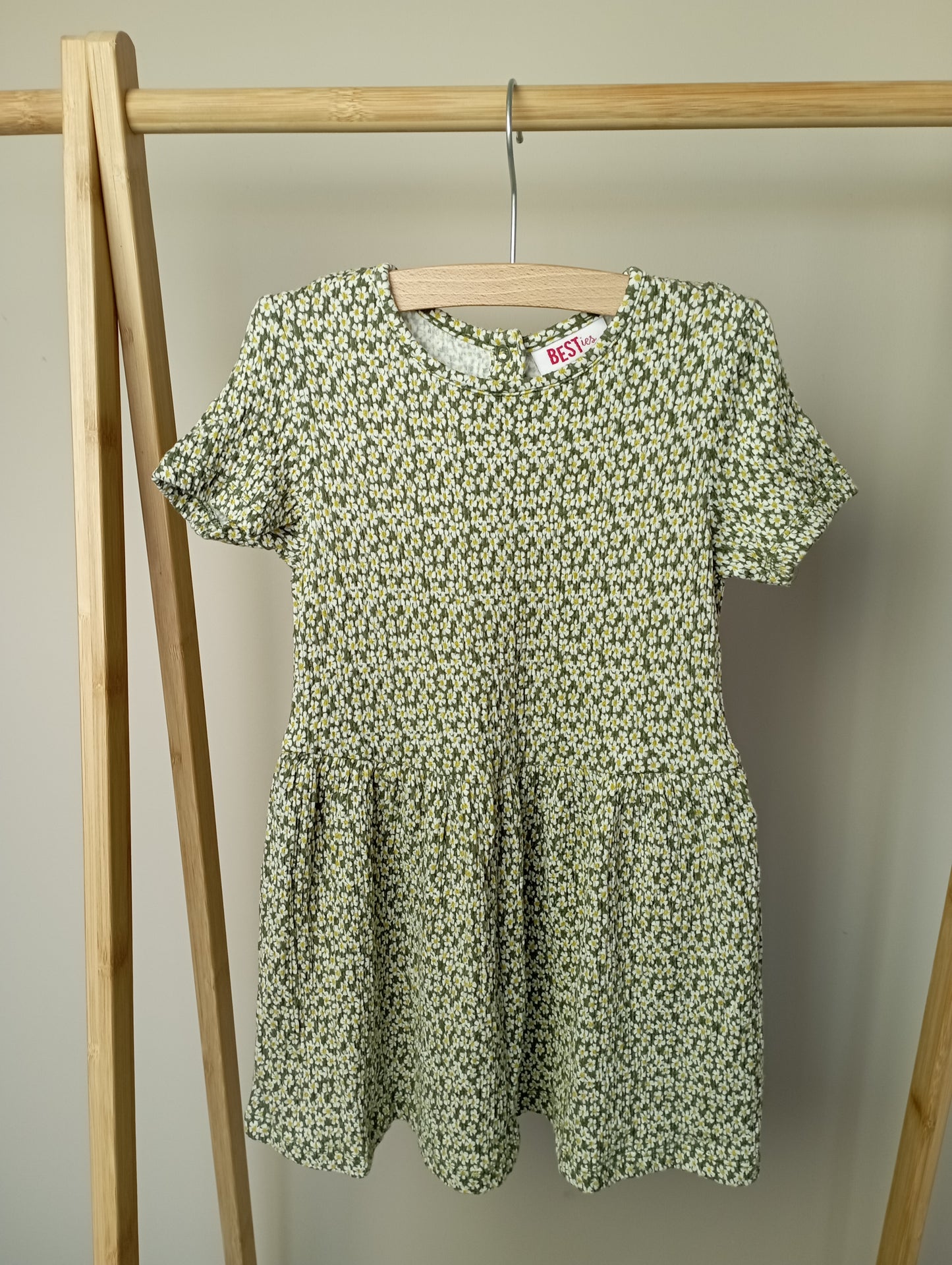 Stretchy jurkje met bloemen 86 Besties