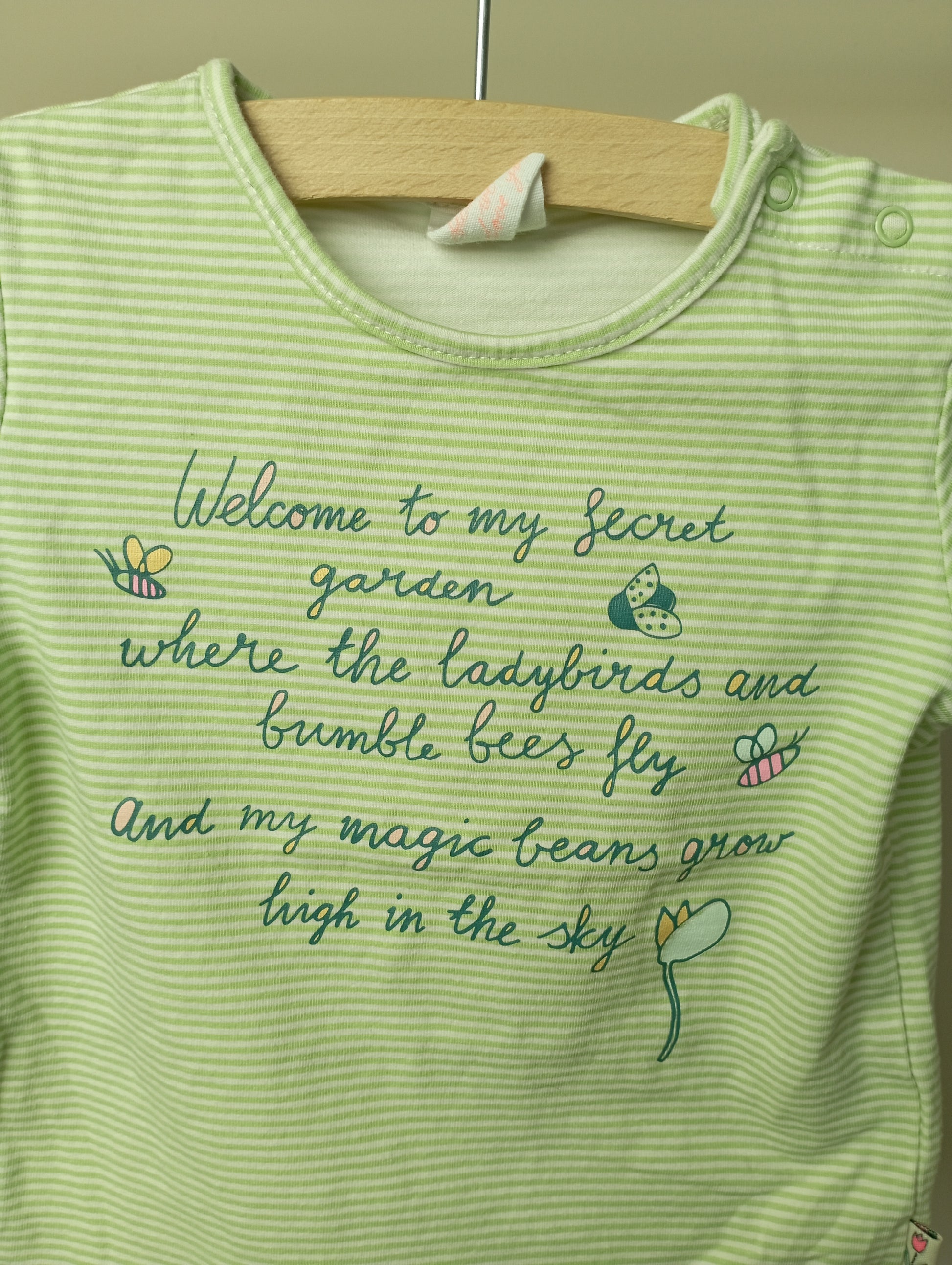 Shirtje "Welcome to my secret garden..." 80 Hema