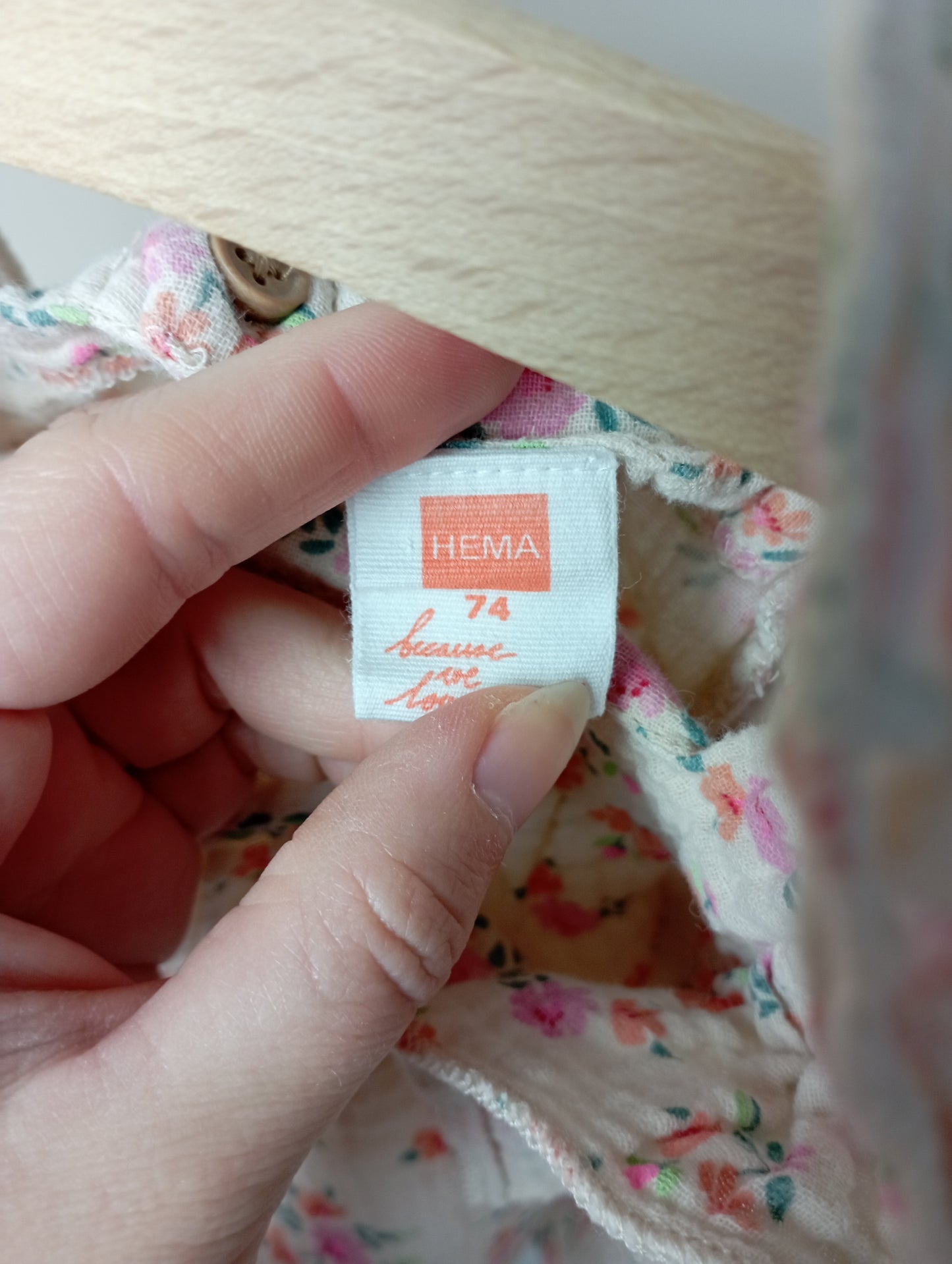 Luchtig setje met bloemen 74 Hema