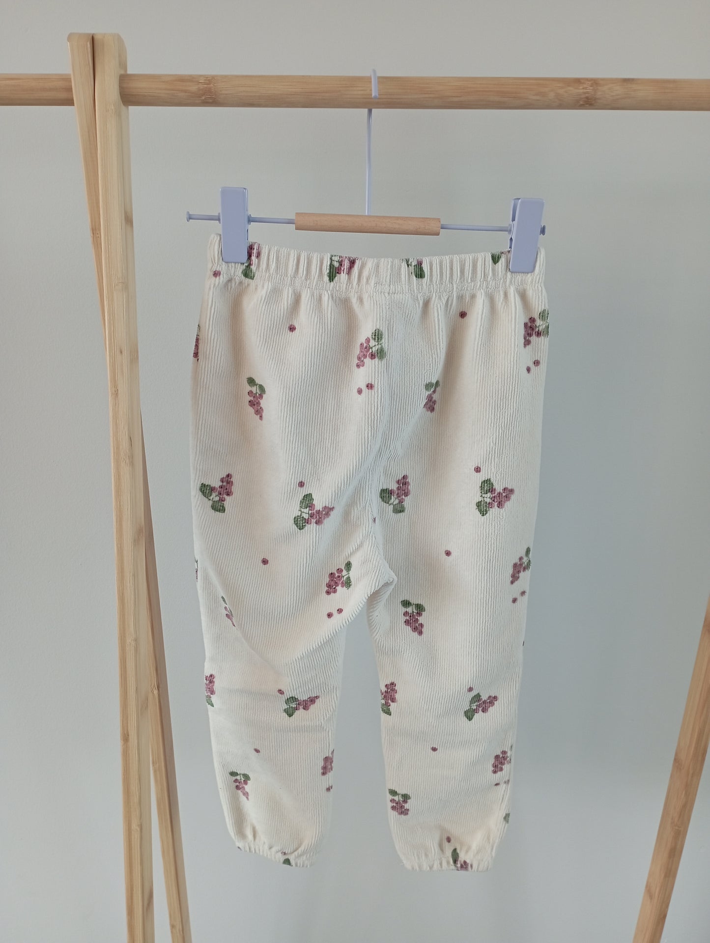 Zachte geribbelde broek 98 Hema