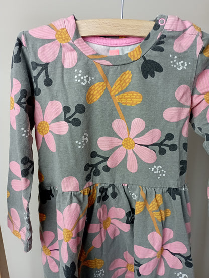 Jurkje met bloemen 98 Hema
