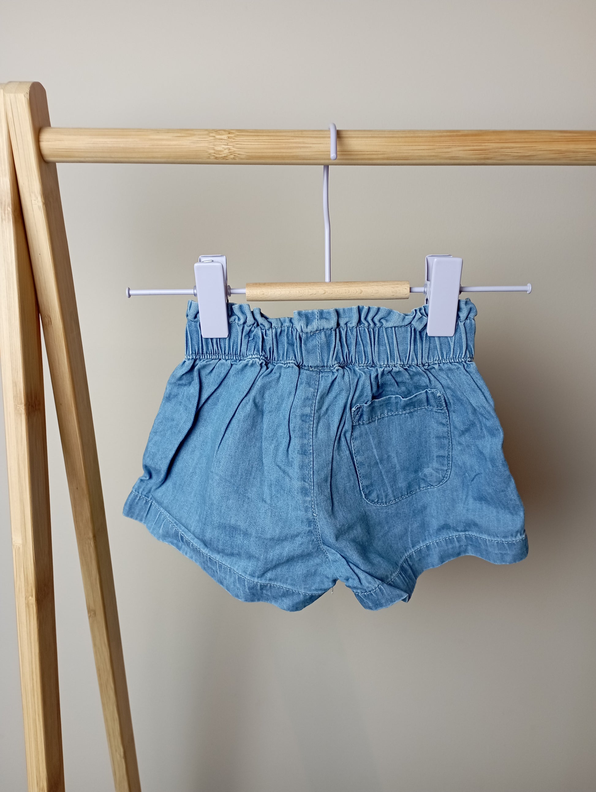 Shortje met knoopjes 6m La boîte à malices