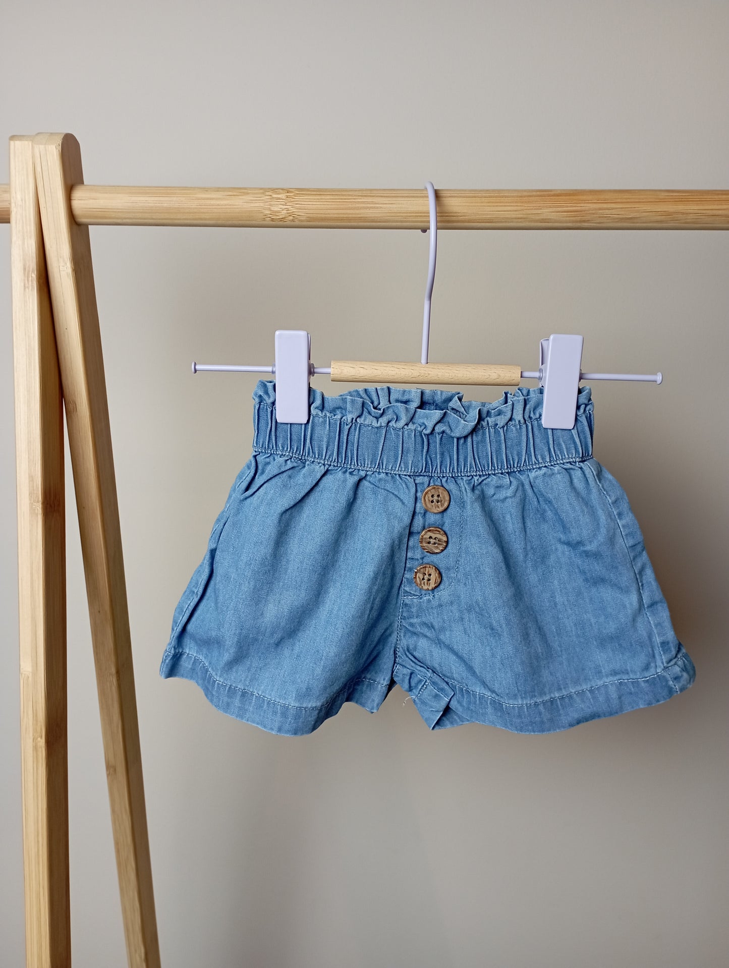 Shortje met knoopjes 6m La boîte à malices