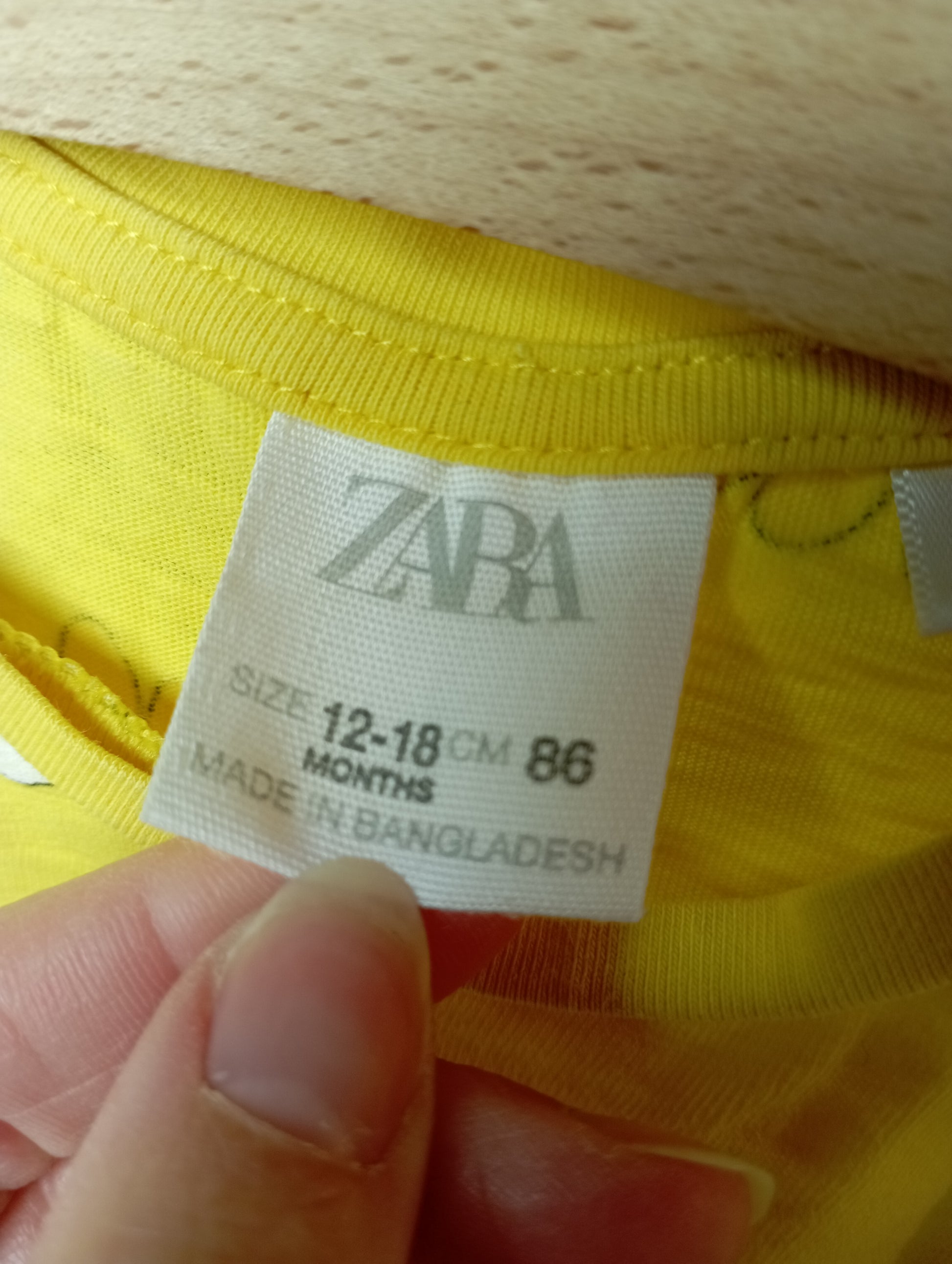 T-shirt met bloemen 86 Zara