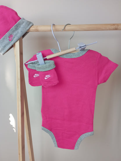 Setje: romper, sokken & muts 6-12m Nike