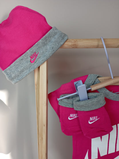 Setje: romper, sokken & muts 6-12m Nike