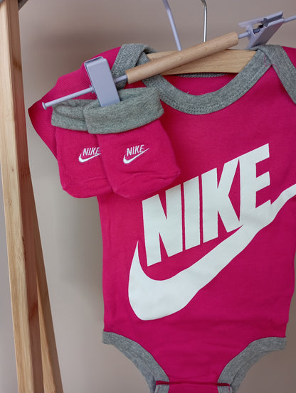 Setje: romper, sokken & muts 6-12m Nike