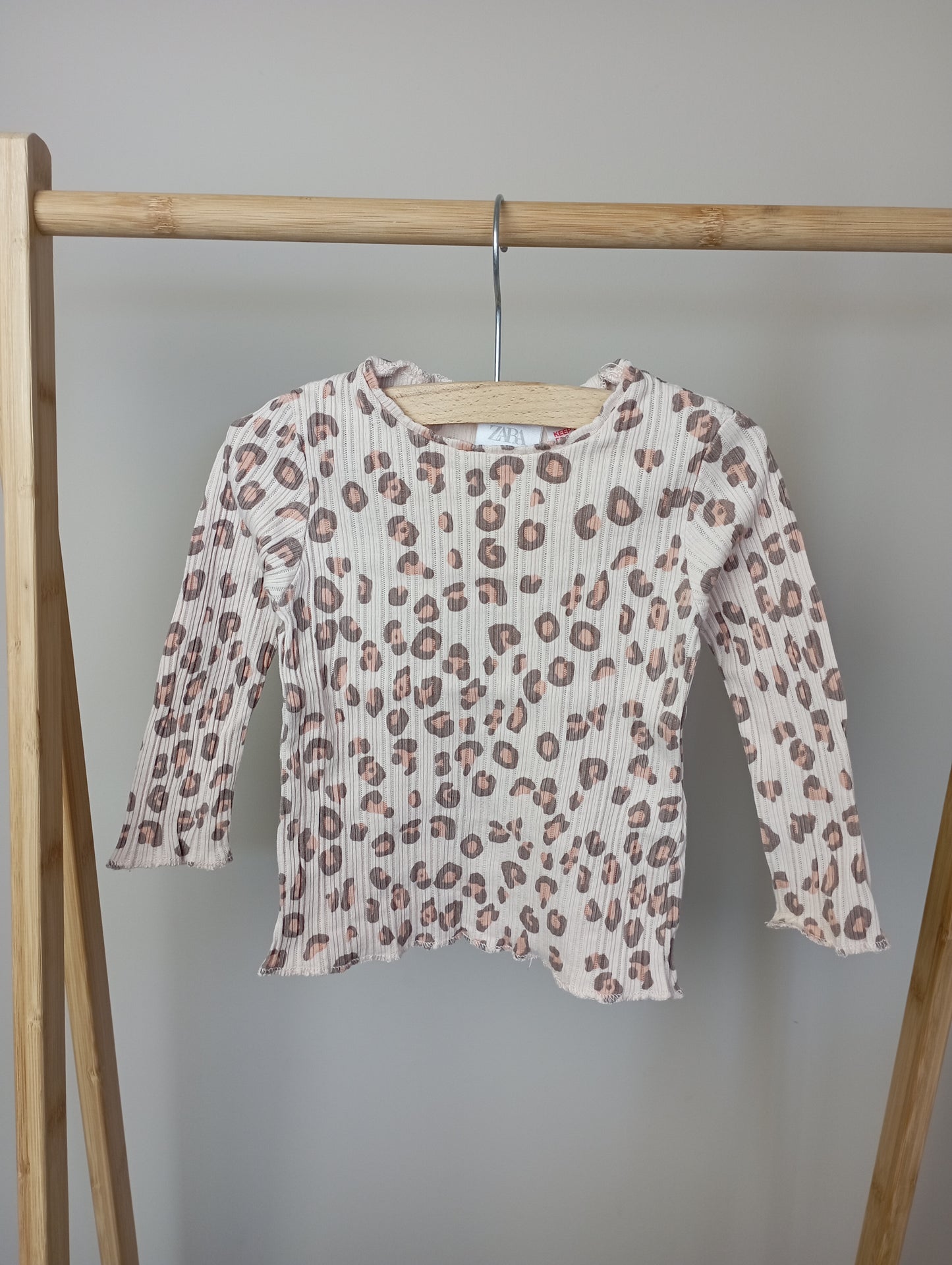 Stretchy longsleeve 86 Zara