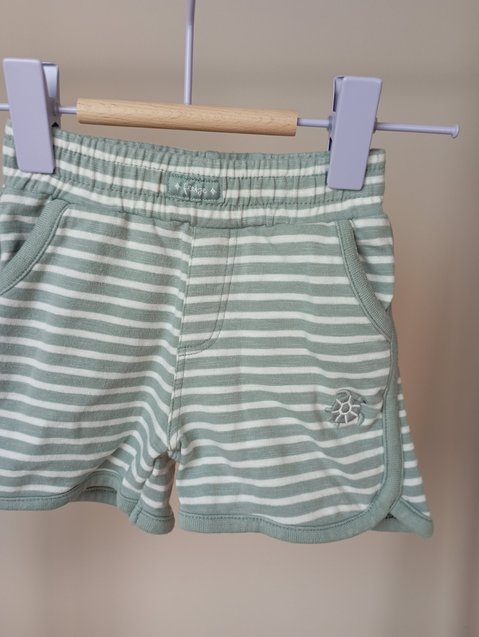 Shortje met schildpad 56 Feetje