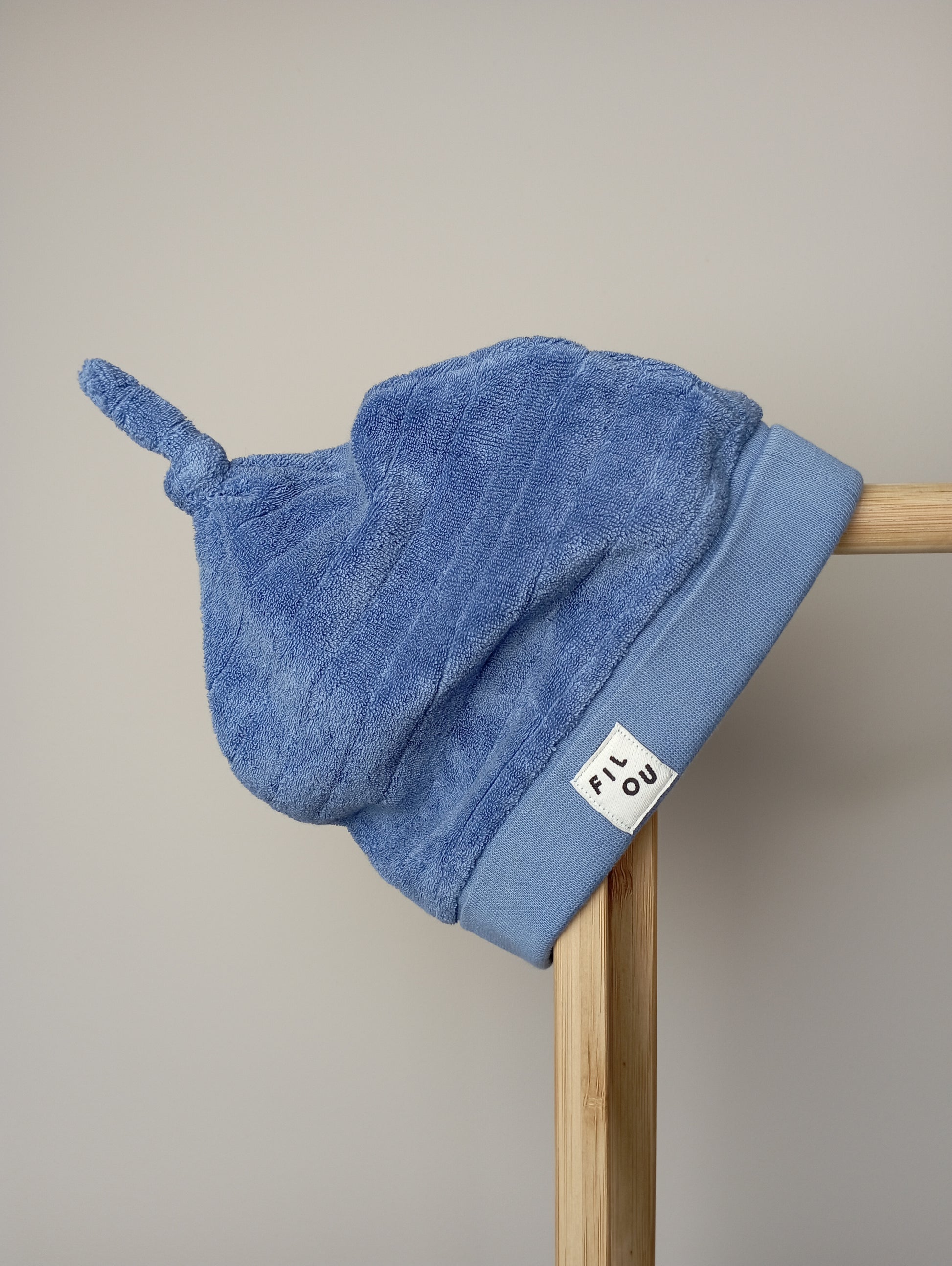 Muts met knoopje 3-6m Filou & Friends
