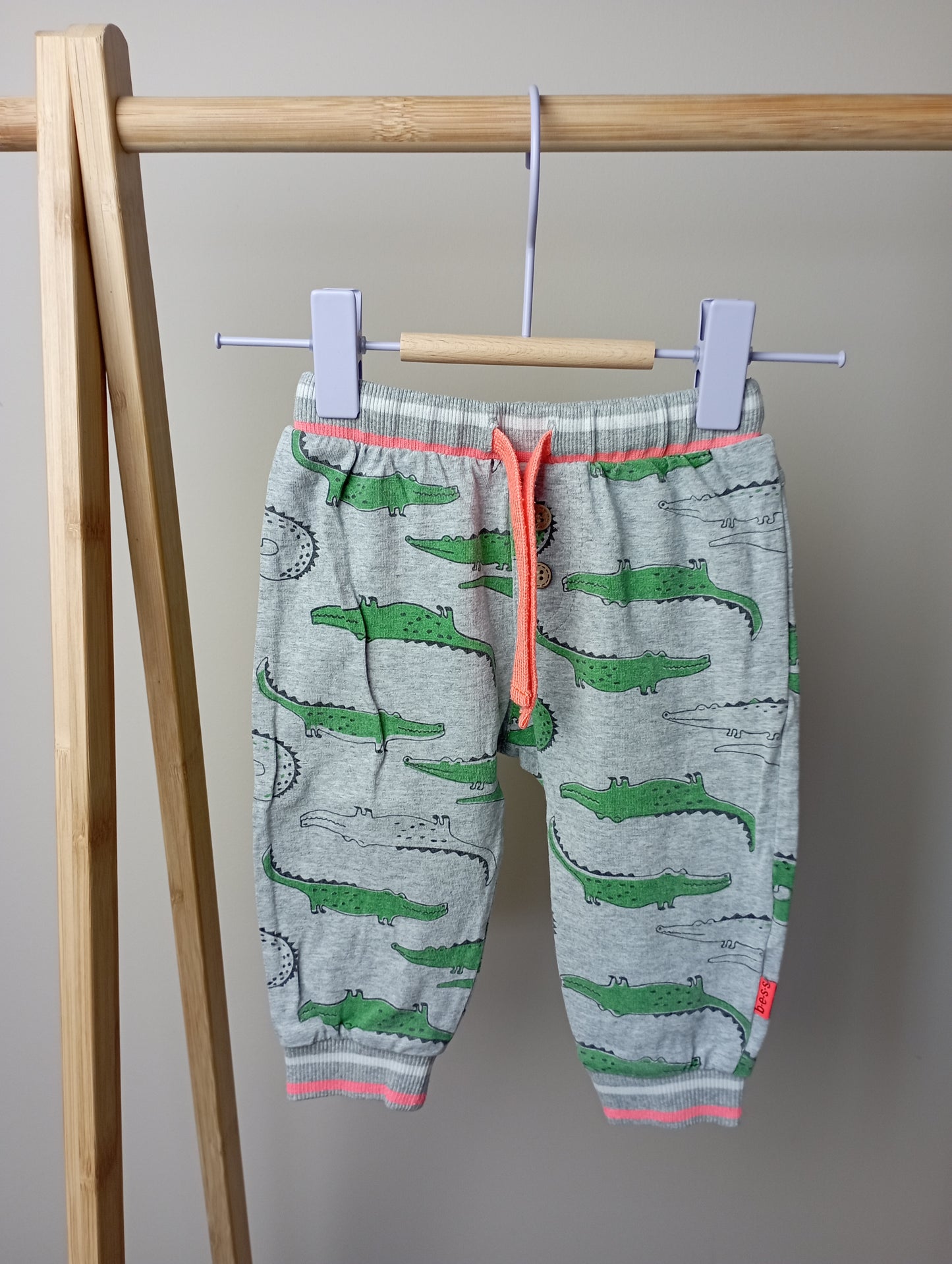 Comfy broek met krokodillen 68 Bess