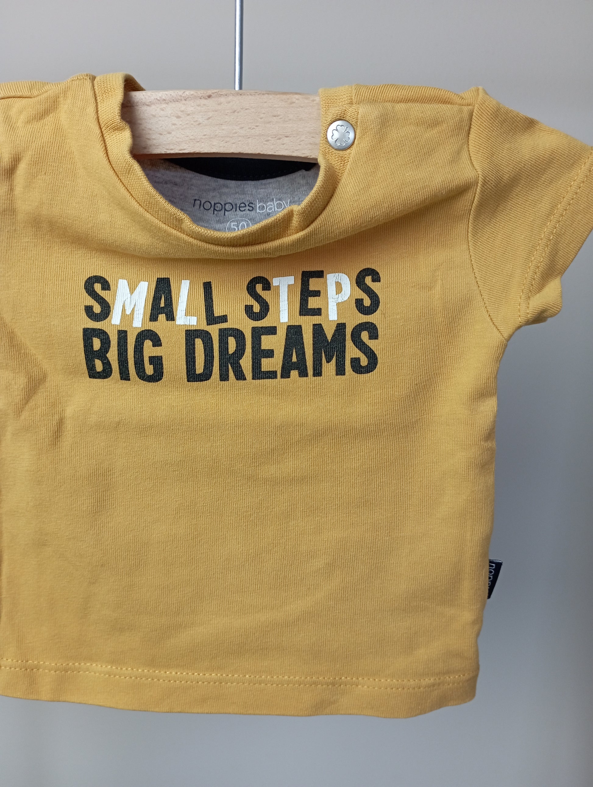 T-shirt "Small steps big dreams" 50 Noppies