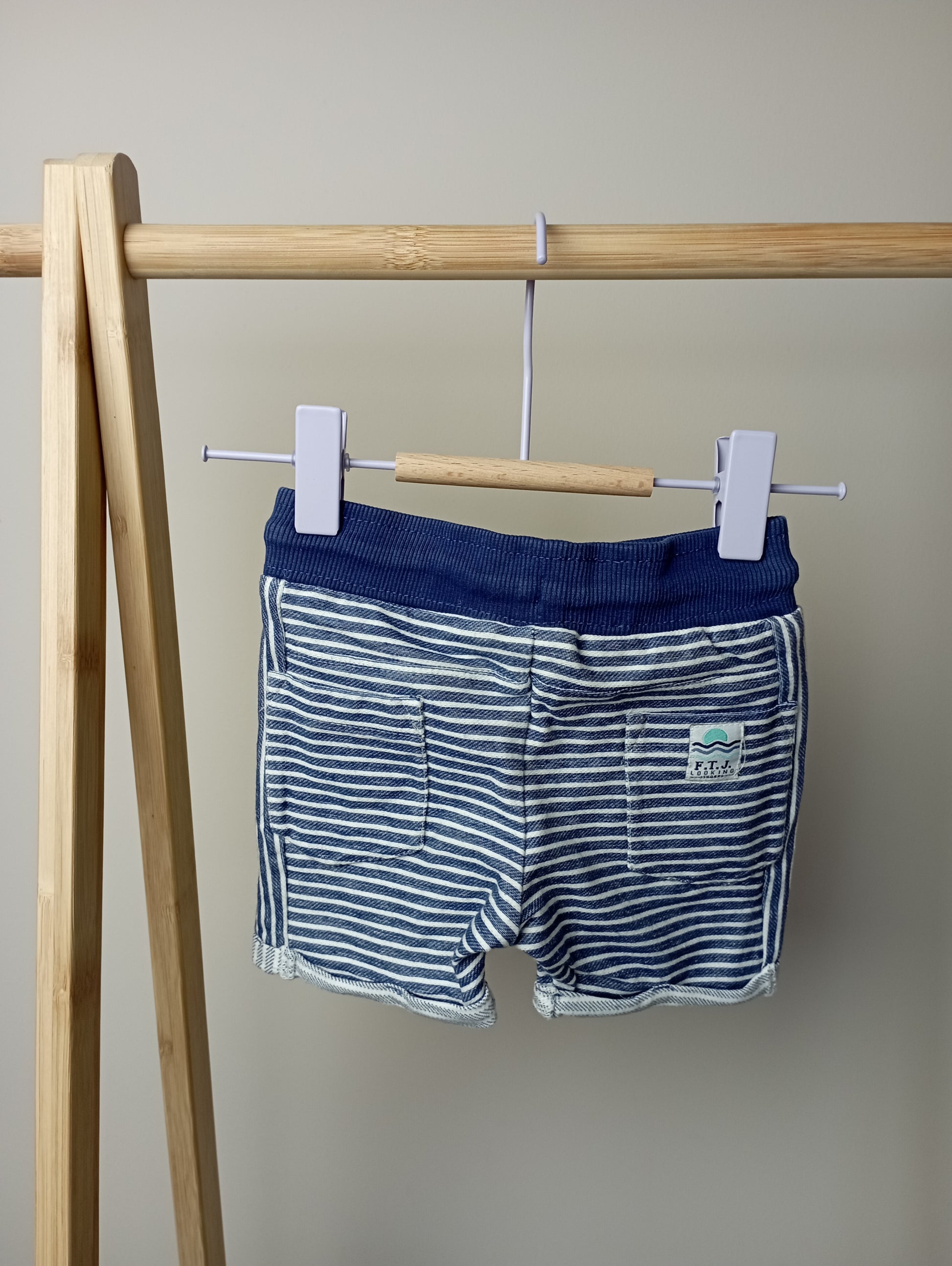 Short met strepen 68 Feetje