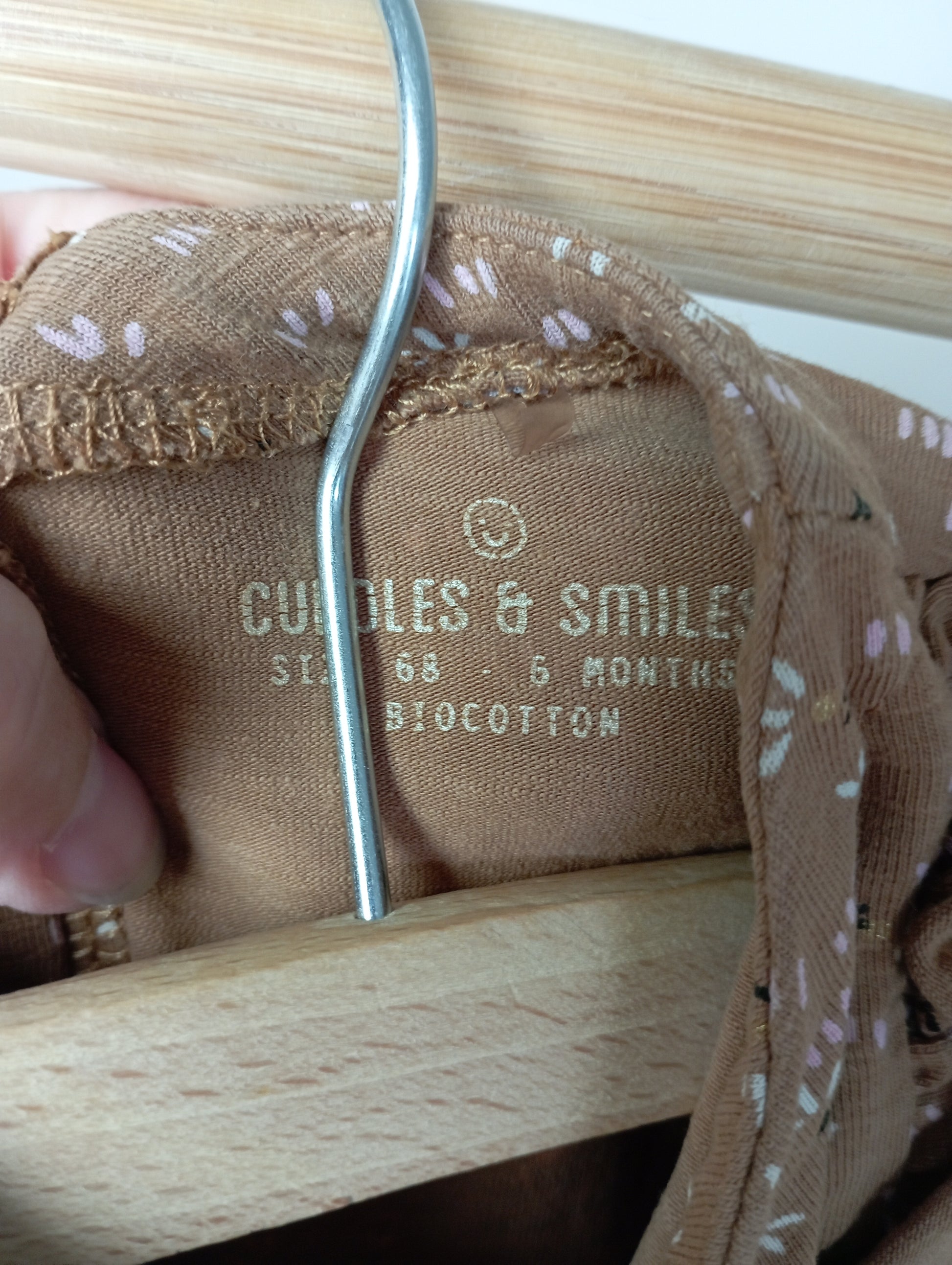 Jurkje 68 Cuddles and smiles