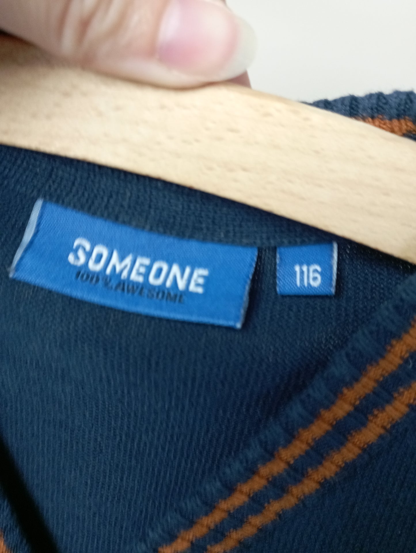 Truitje met knoopjes 116 Someone