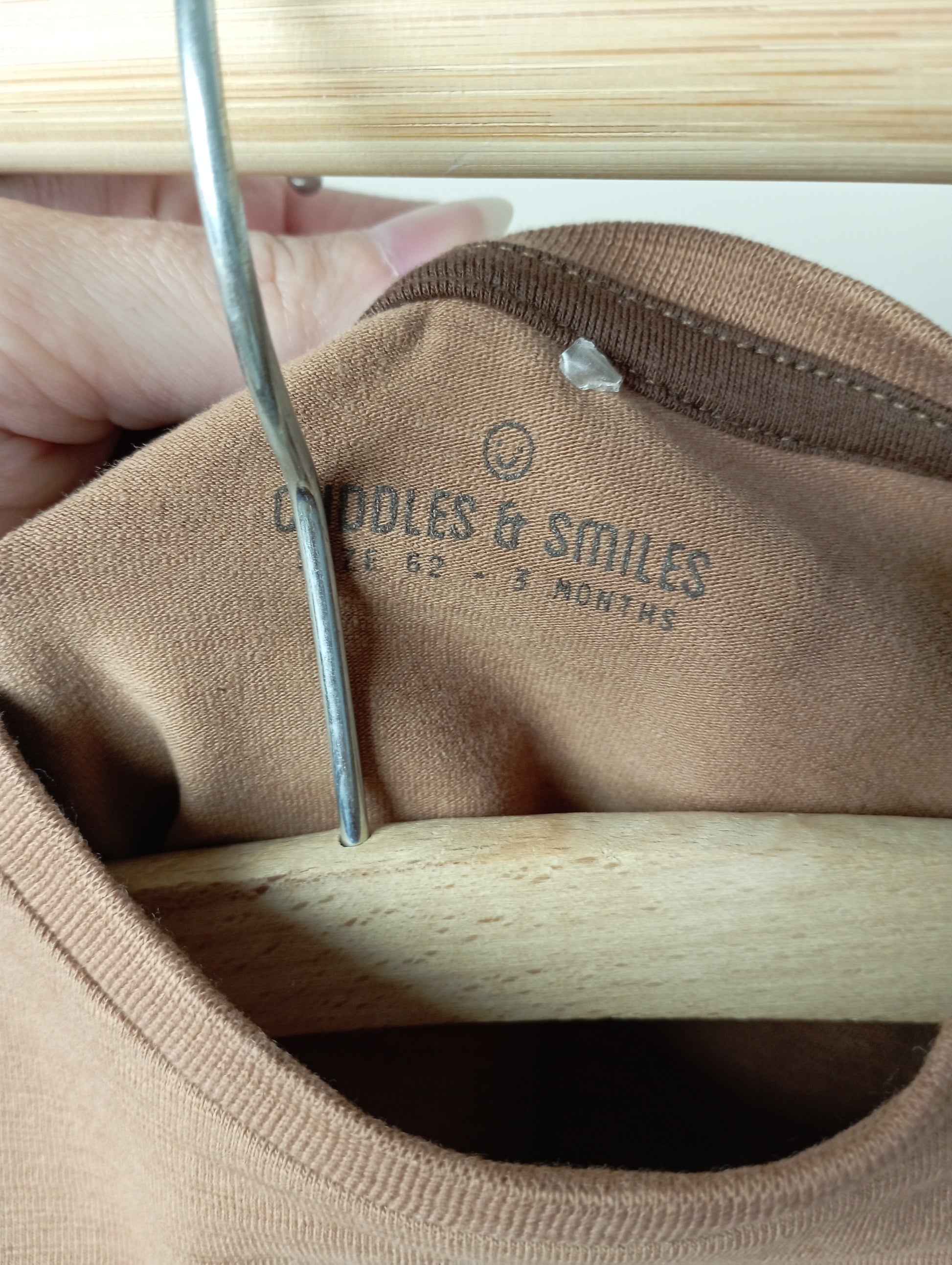 Longsleeve met knoopje 62 Cuddles and smiles