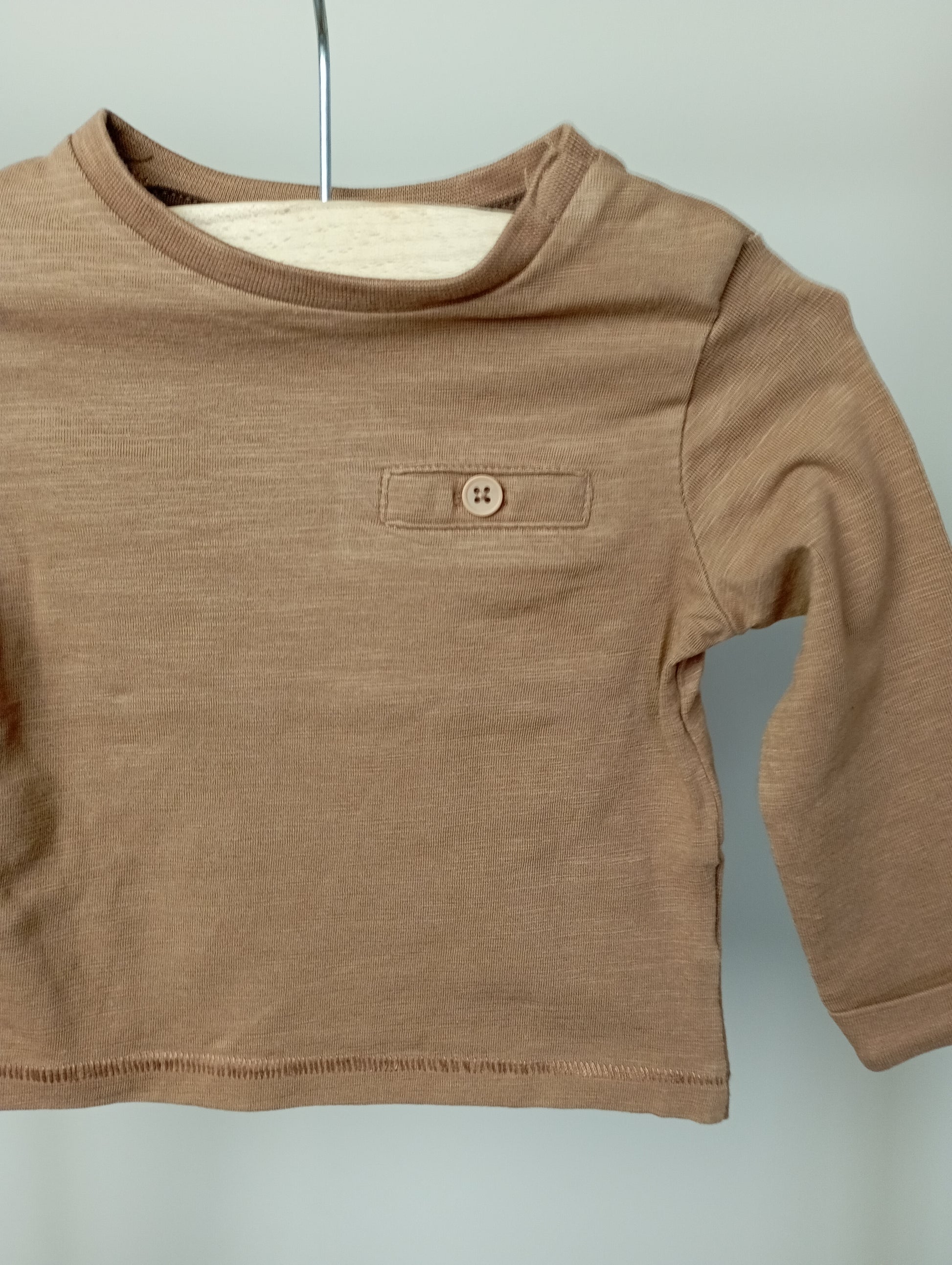 Longsleeve met knoopje 62 Cuddles and smiles