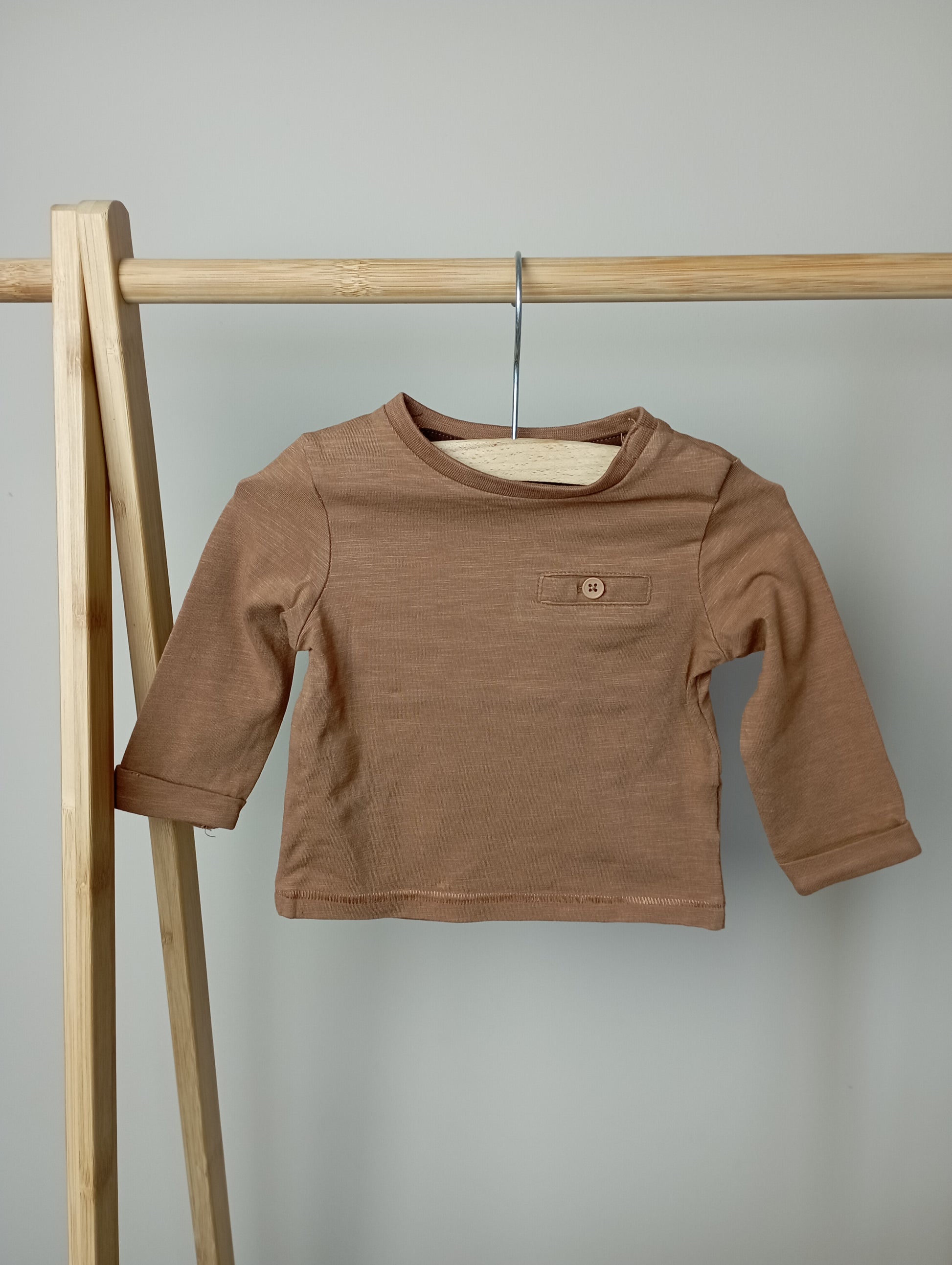 Longsleeve met knoopje 62 Cuddles and smiles